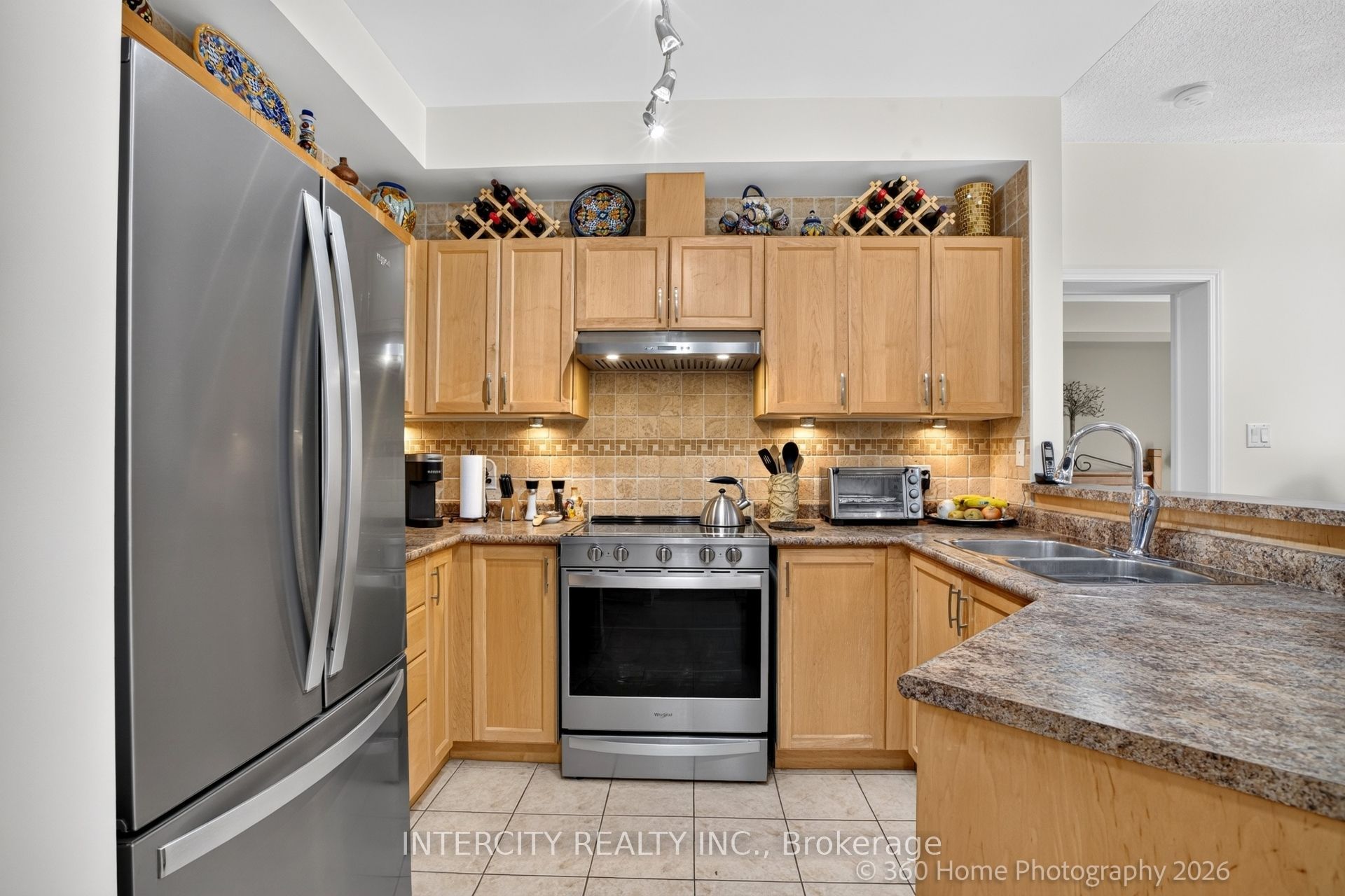 245 Pine Grove Road 304, Vaughan, ON L4L 2H7 photo 5