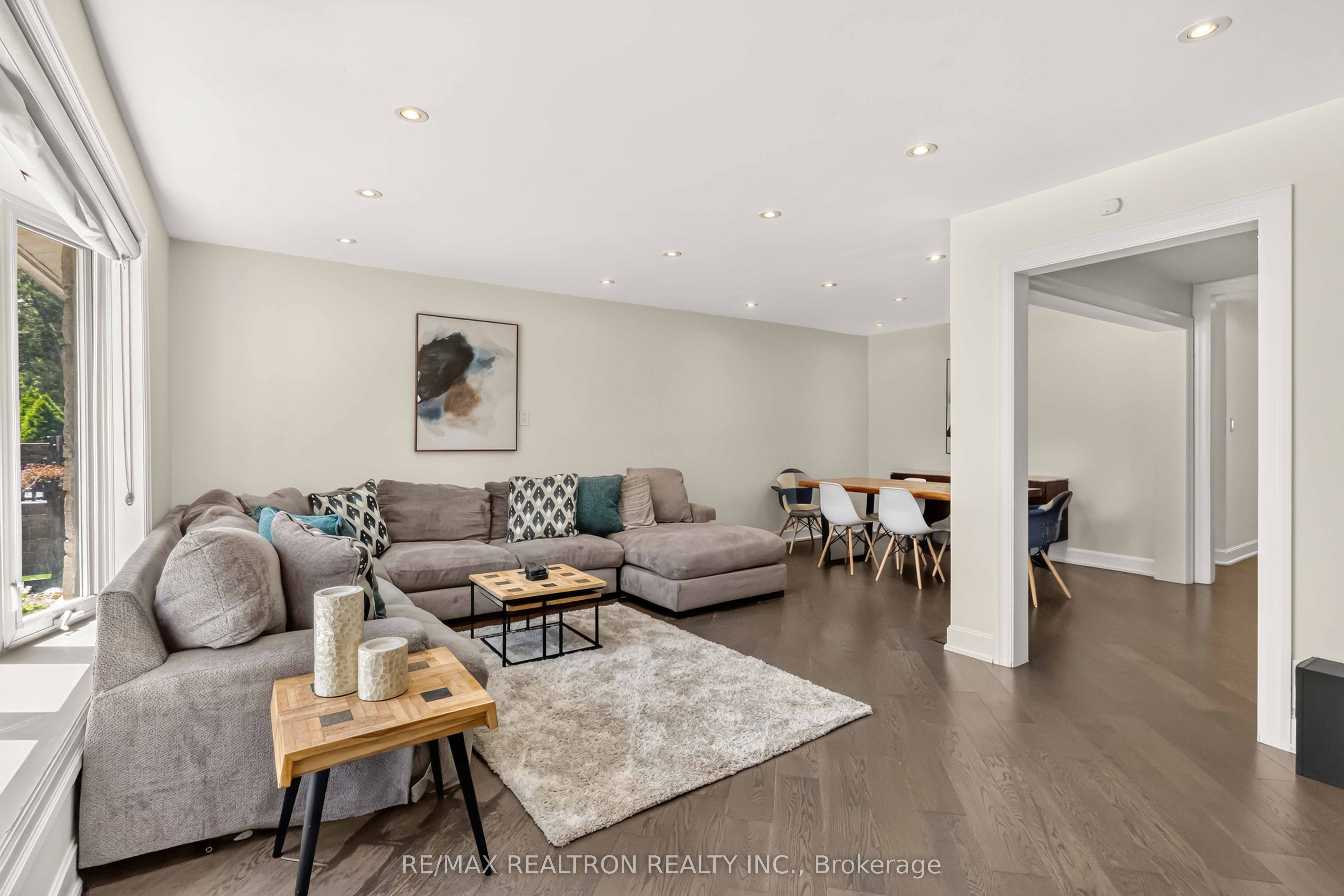 219 Bay Thorn Drive, Markham, ON L3T 3V6 photo 4