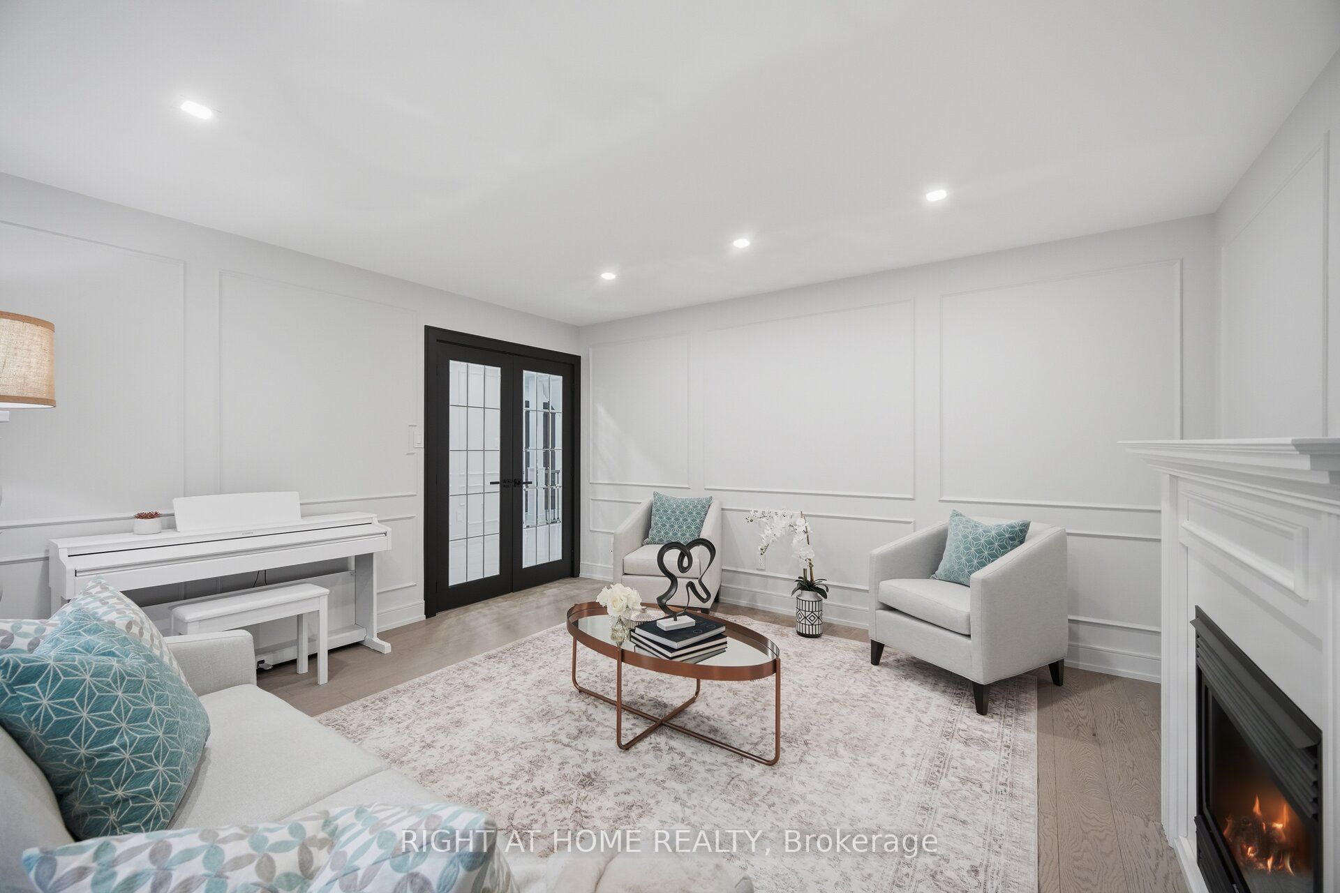 4 Simmons Crescent, Aurora, ON L4G 6B4 photo 4