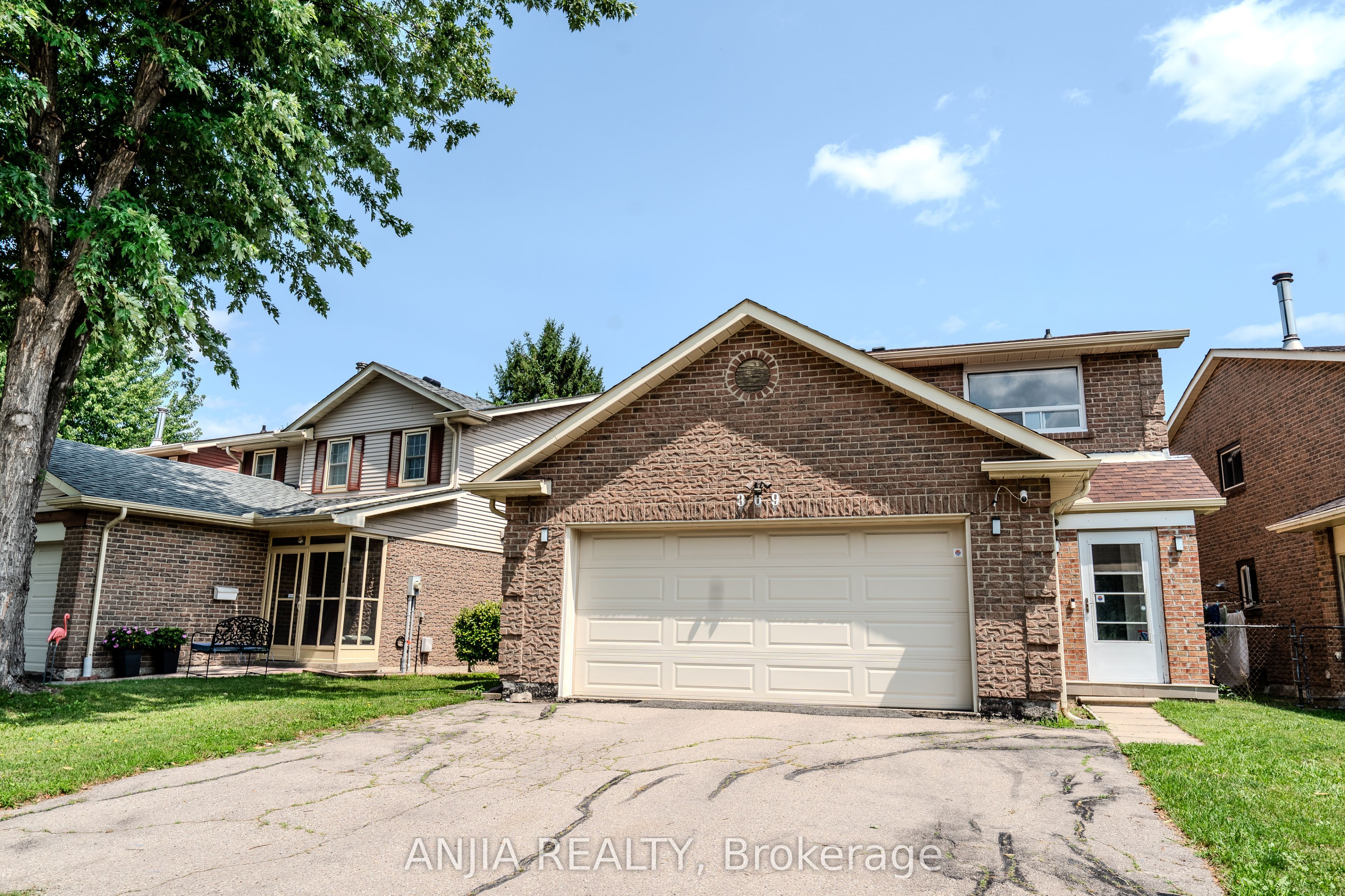 369 Mullen Drive, Vaughan, ON L4J 2T8