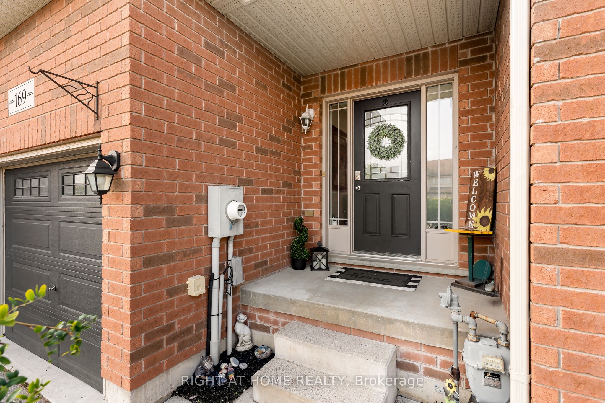 169 Banting Crescent, Essa, ON L3W 0P3 photo 2