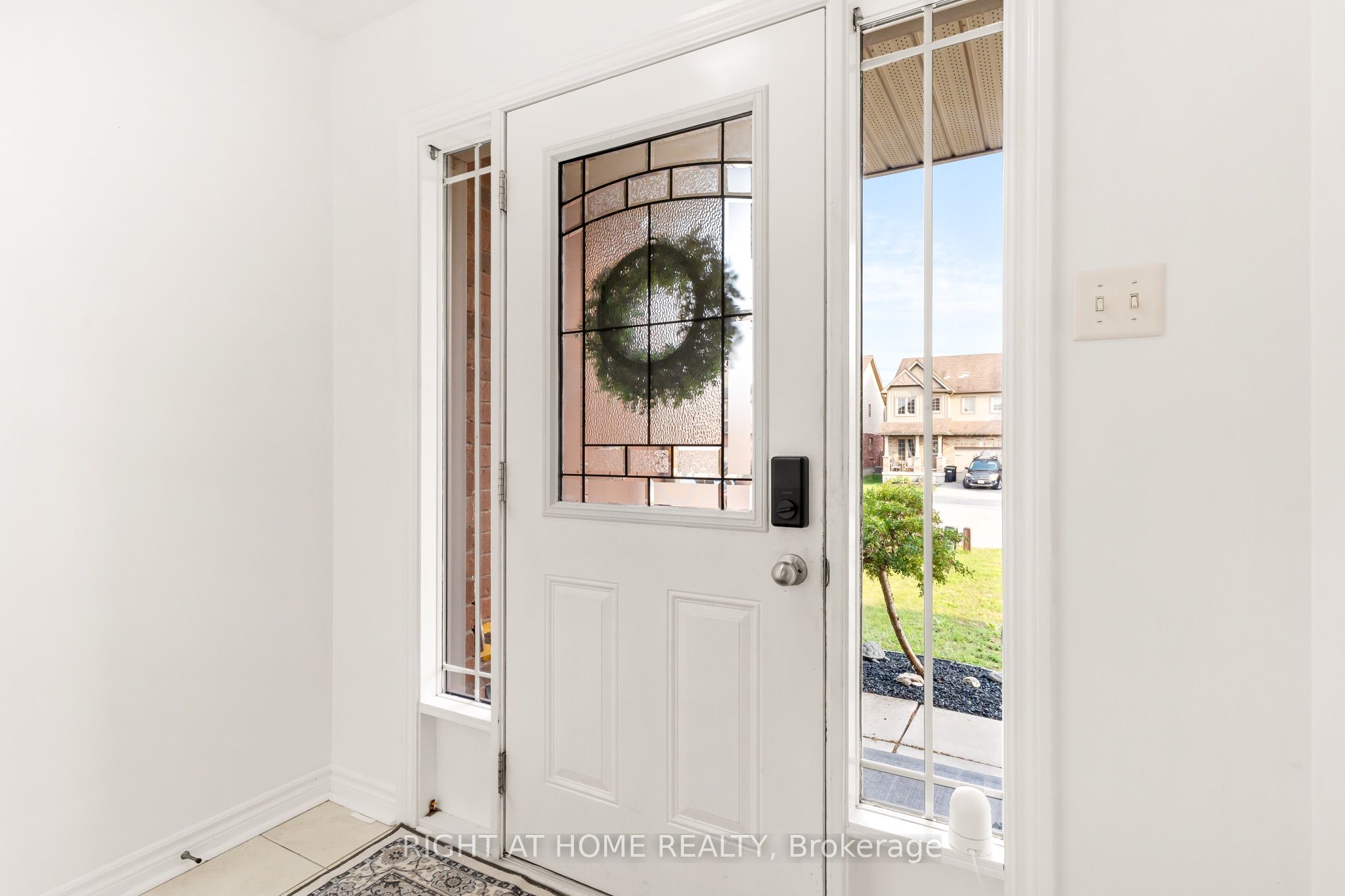 169 Banting Crescent, Essa, ON L3W 0P3 photo 5