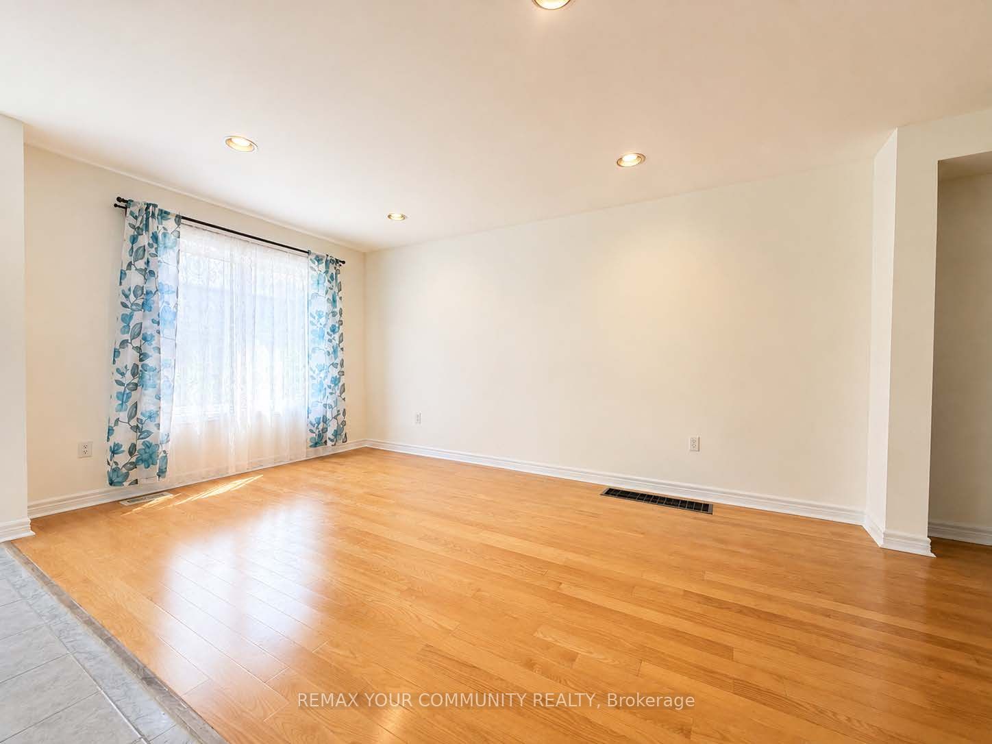 3 Sunway Square, Markham, ON L3P 7X3 photo 4