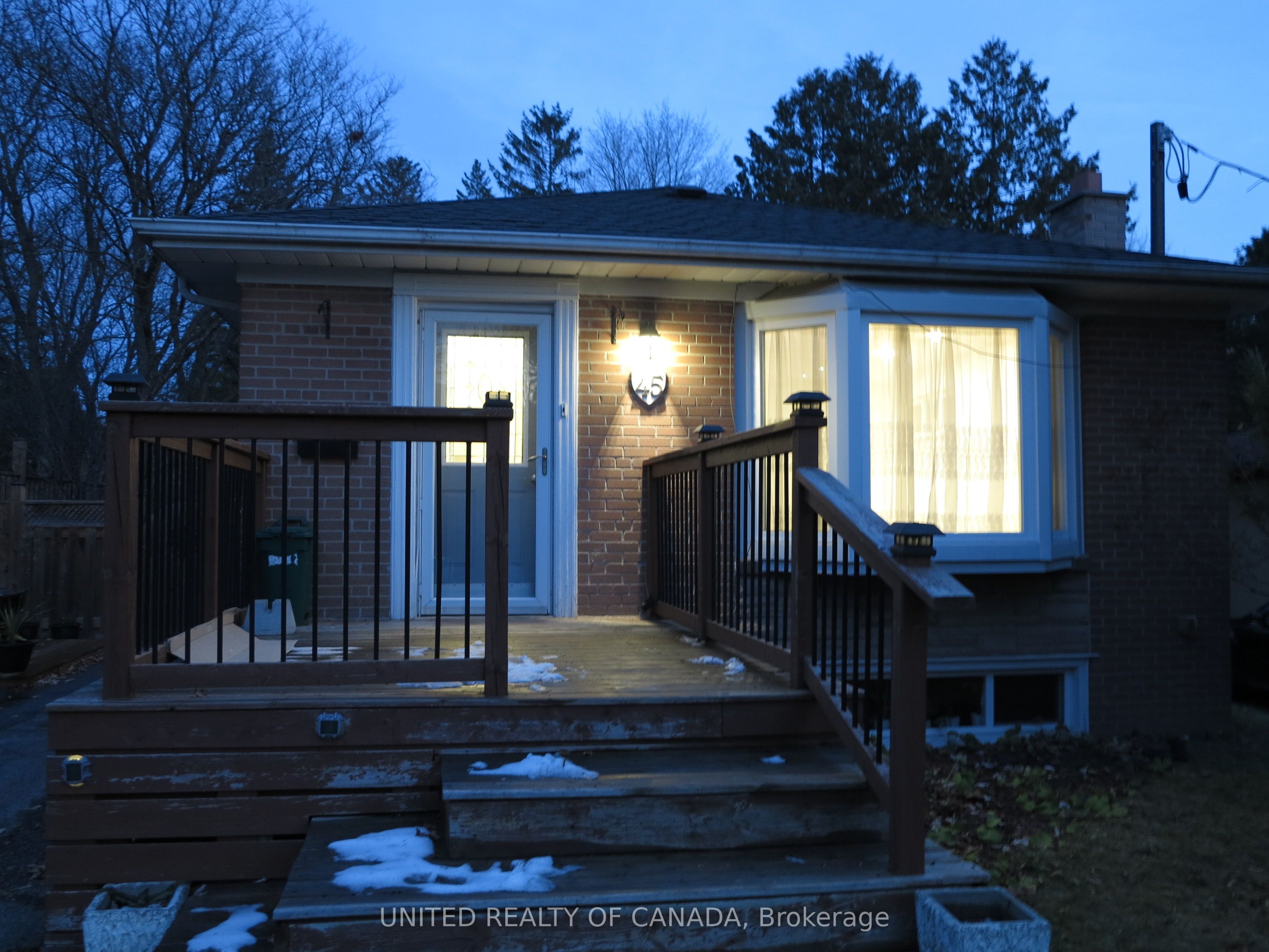 45 Bayview Parkway, Newmarket, ON L3Y 3W2 photo 2