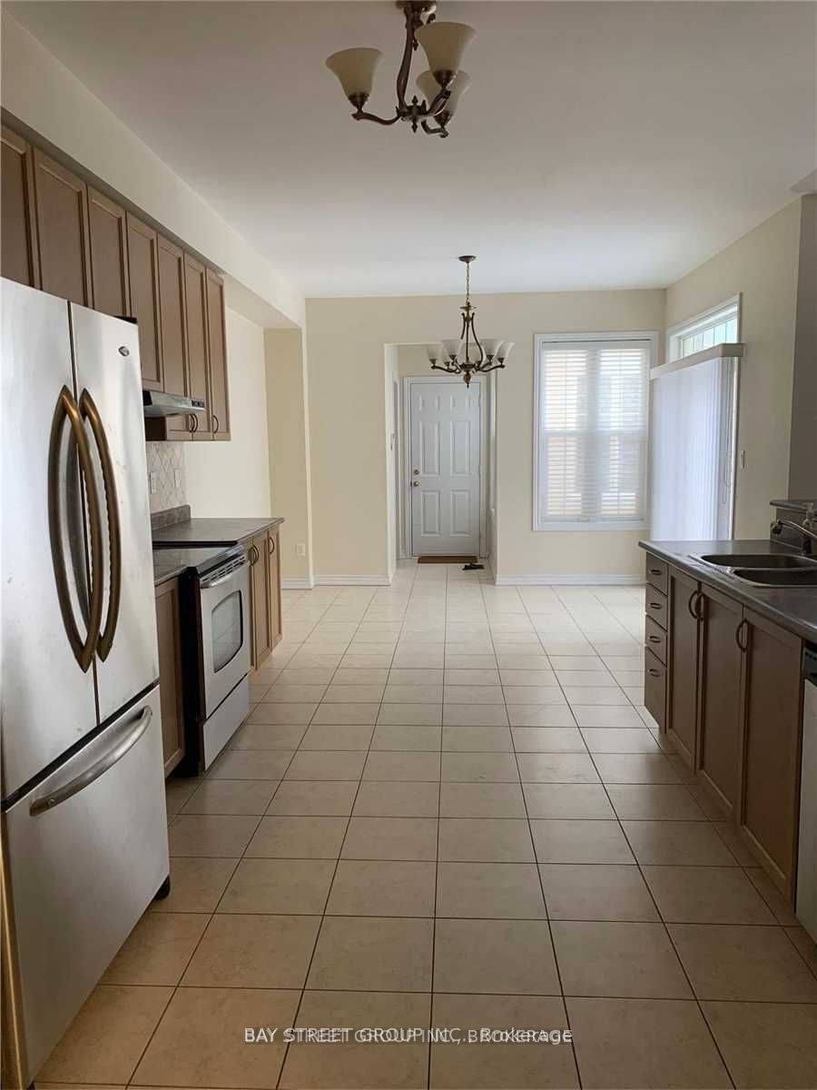 136 Prince Regent Street NE, Markham, ON L6C 0A7 photo 2