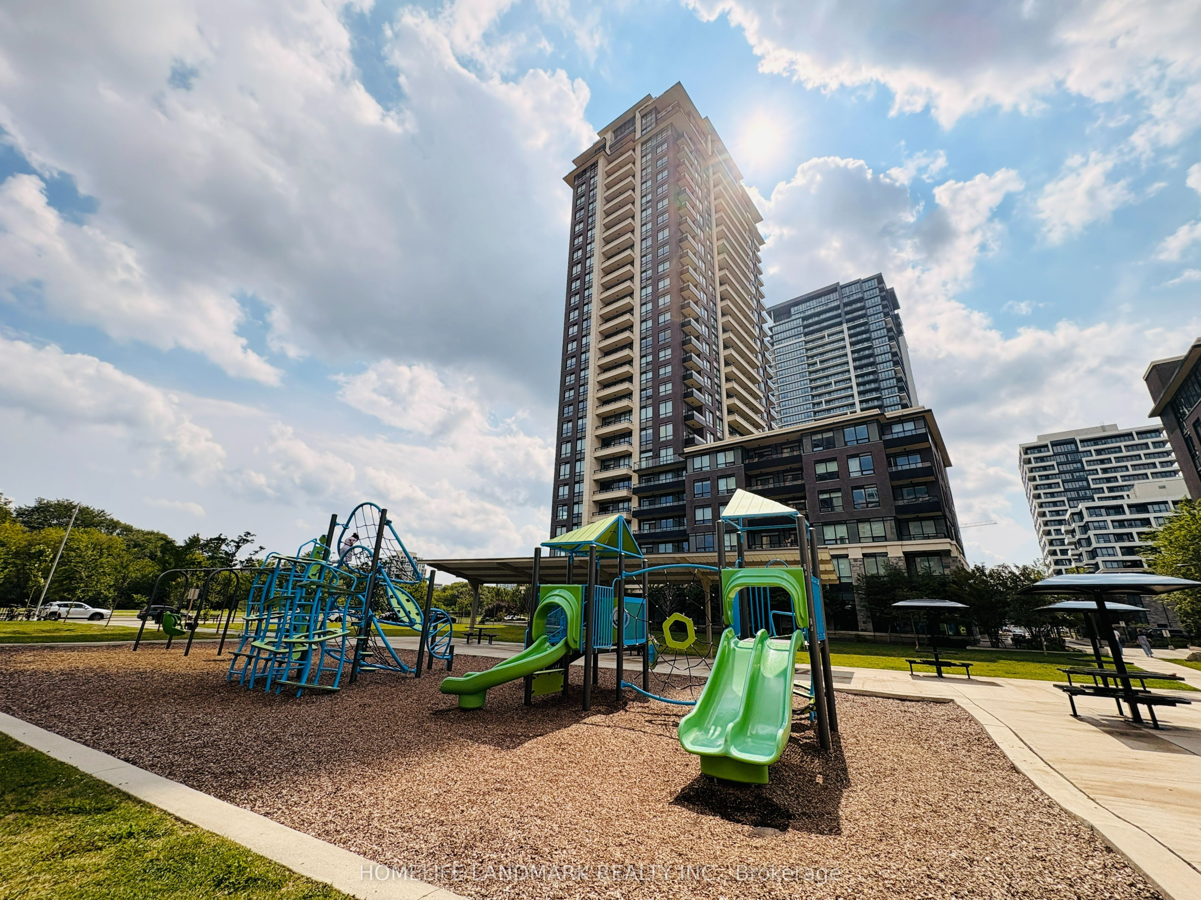 15 Water Walk Drive 1102, Markham, ON L6G 0G2 photo 2