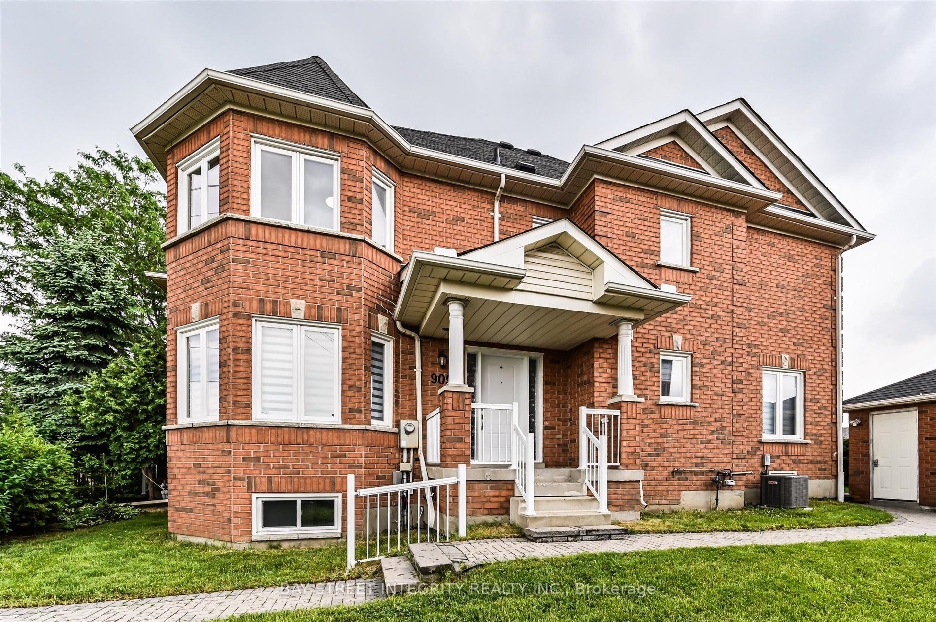 9096 Dufferin Street N, Vaughan, ON L4K 5M3