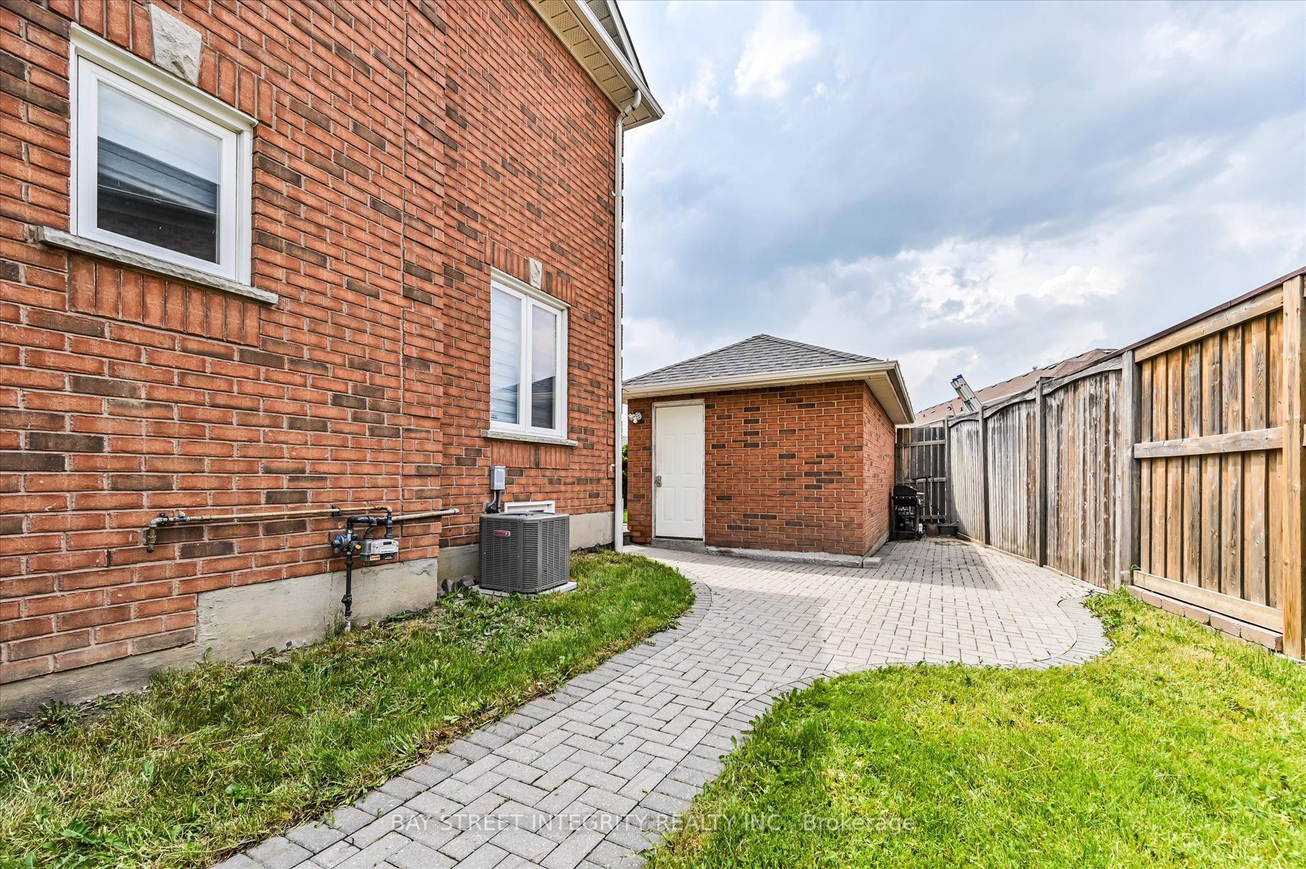 9096 Dufferin Street N, Vaughan, ON L4K 5M3 photo 3