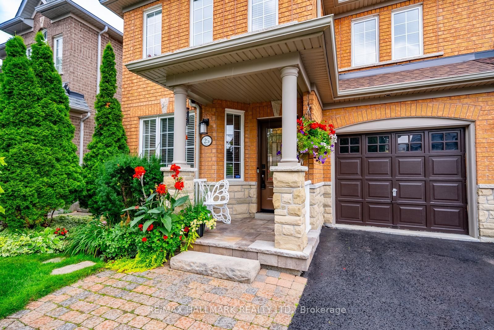 25 Starr Crescent, Aurora, ON L4G 7X3 photo 4