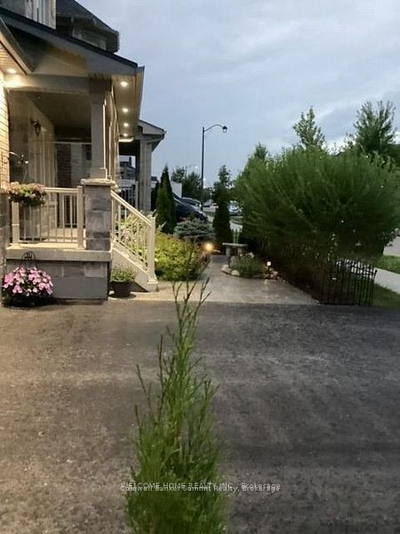 125 Gardiner Drive N, Bradford West Gwillimbury, ON L3Z 0J6 photo 3