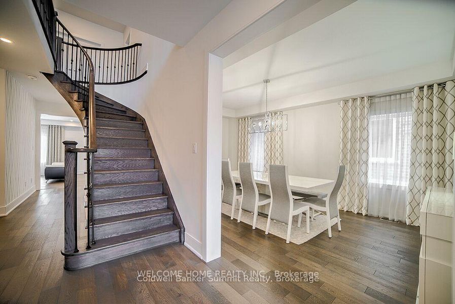 125 Gardiner Drive N, Bradford West Gwillimbury, ON L3Z 0J6 photo 4