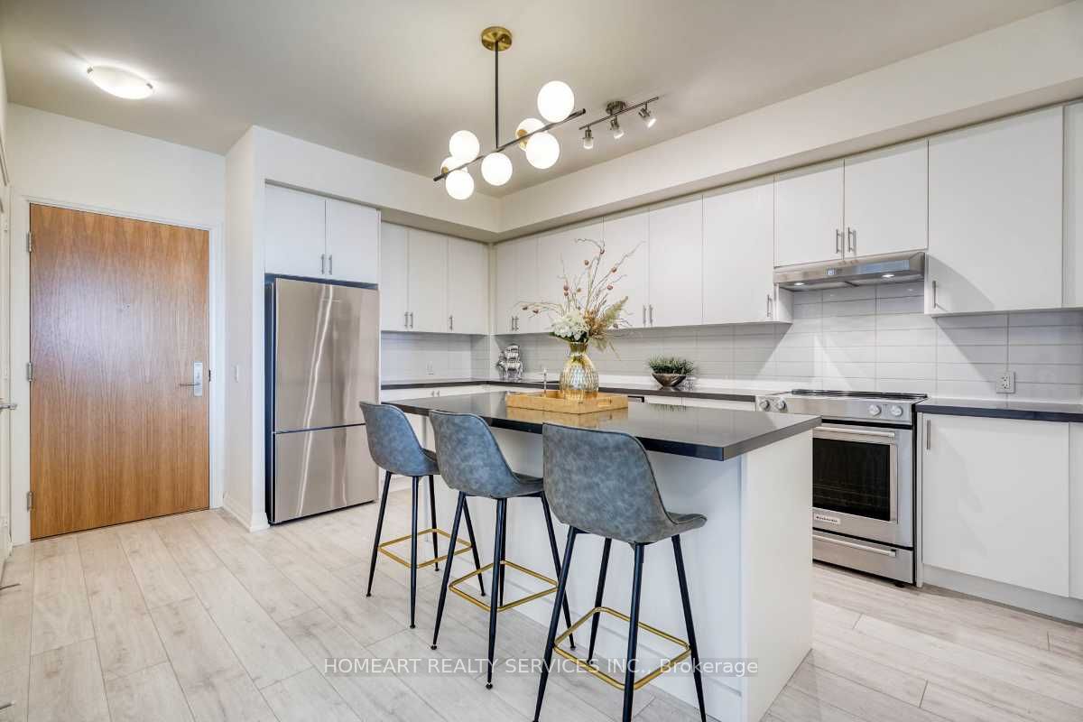 8960 Jane Street 314, Vaughan, ON L4K 2M9 photo 3