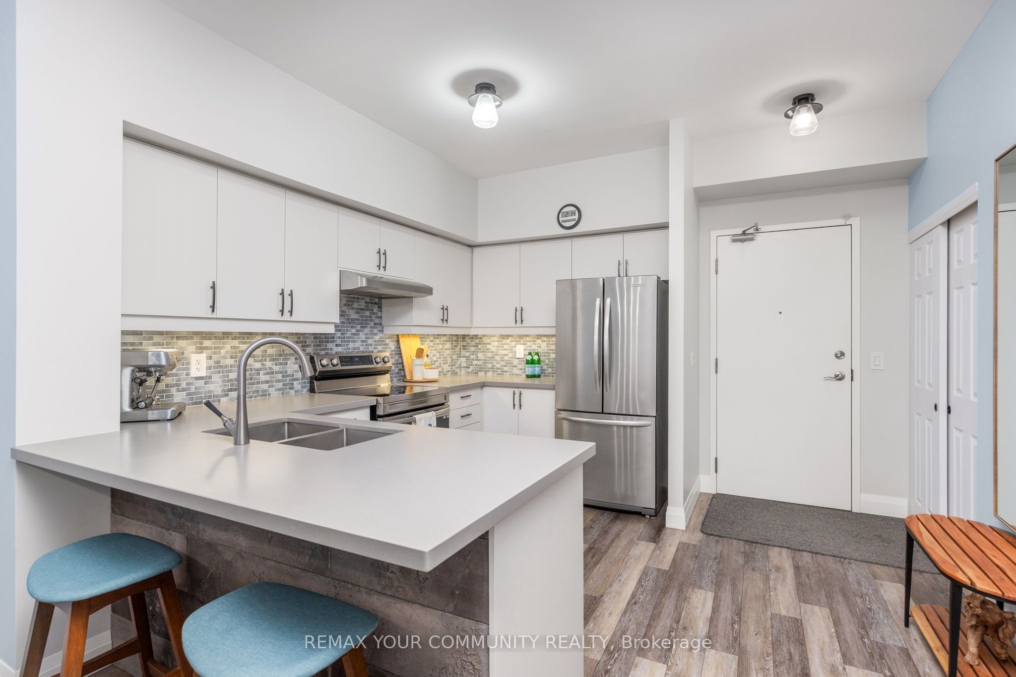 9973 Keele Street 202, Vaughan, ON L6A 3Y5 photo 2