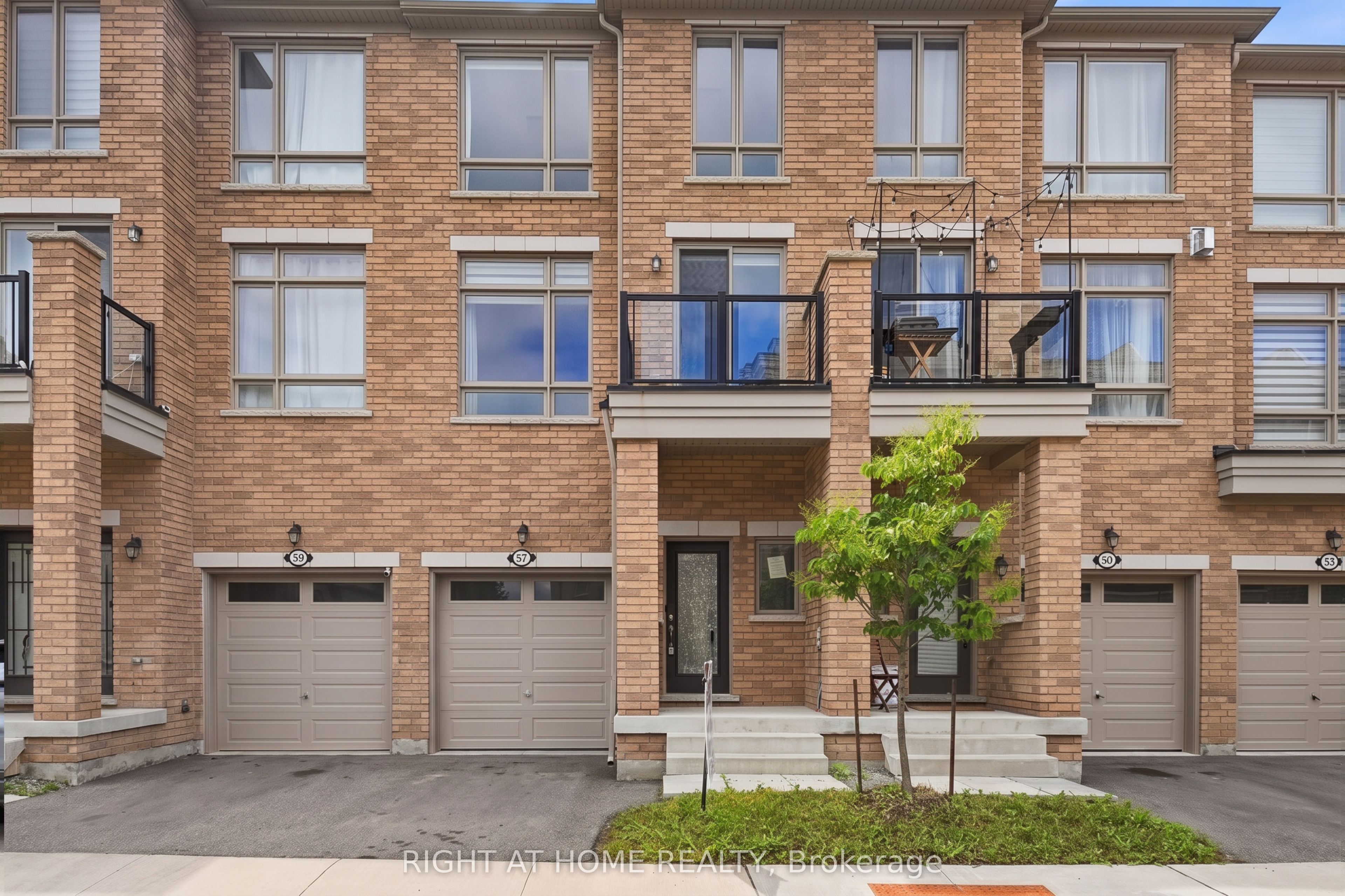 57 Drover Circle, Whitchurch-Stouffville, ON L4A 7G4 photo 3