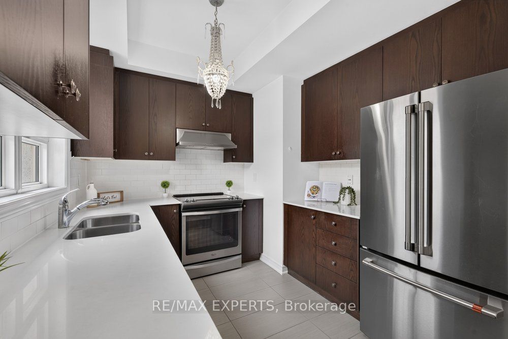 125 Kayla Crescent 19, Vaughan, ON L6A 3P4 photo 5