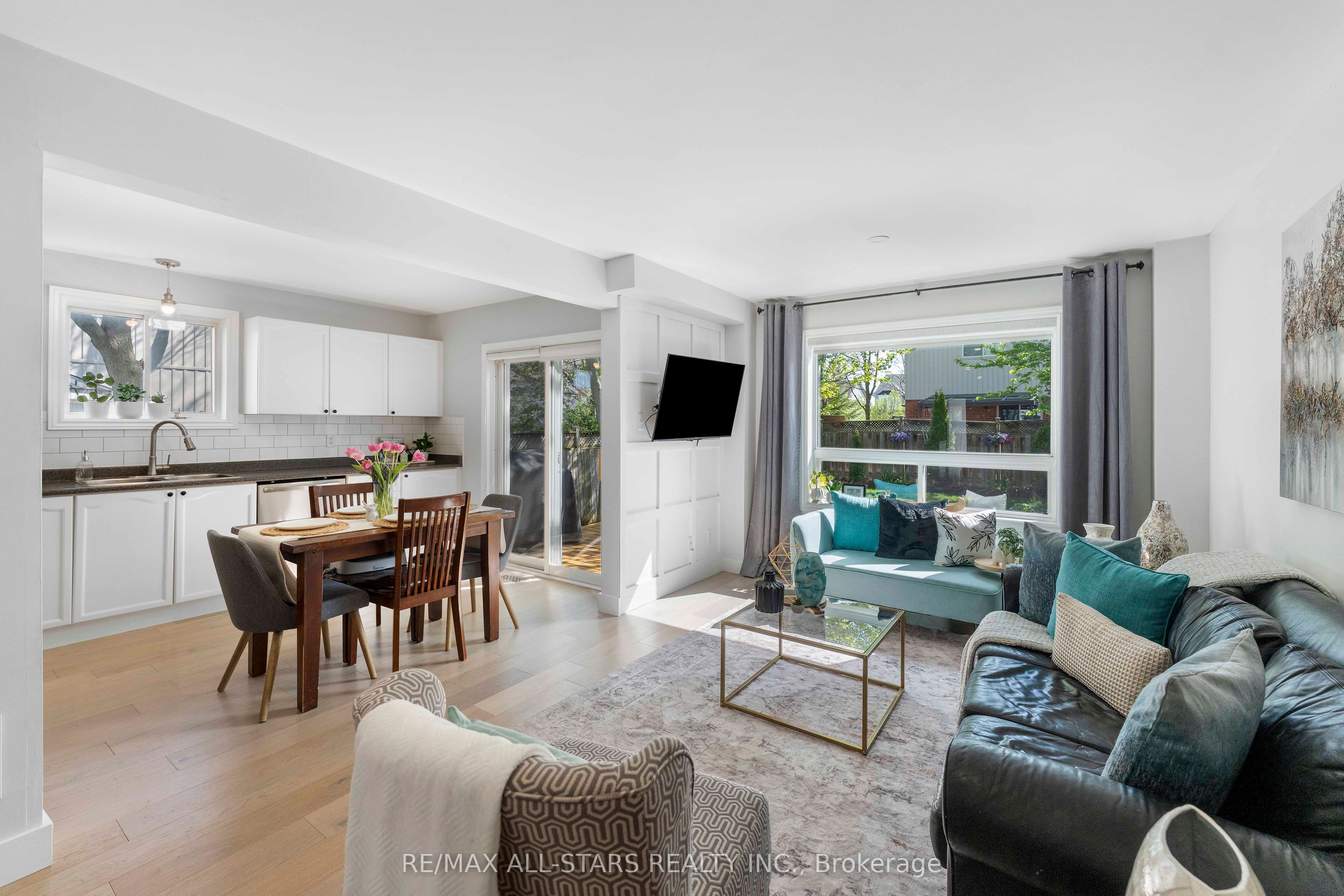 58 Margaret Graham Crescent, East Gwillimbury, ON L0G 1M0 photo 2