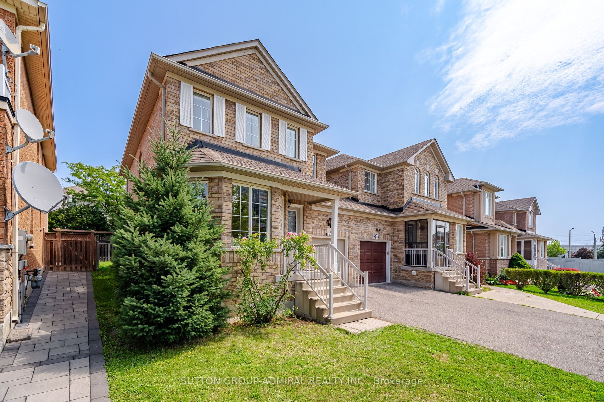 187 Red Maple Road, Richmond Hill, ON L4B 4S6 photo 2