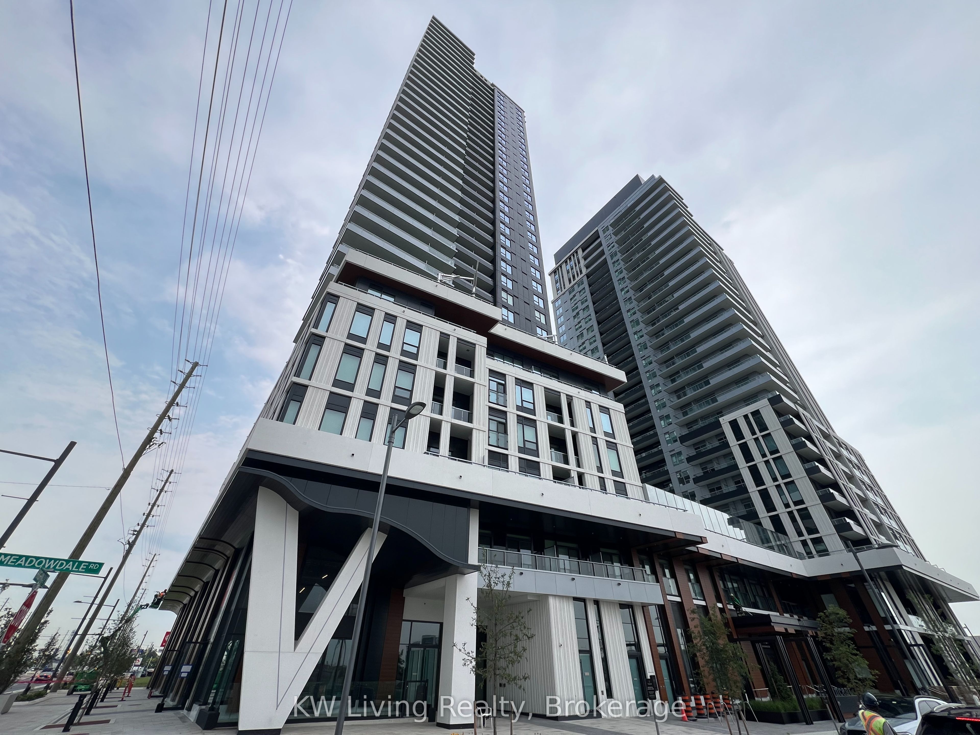 5 Meadowdale Road 903, Vaughan, ON L4K 0C7