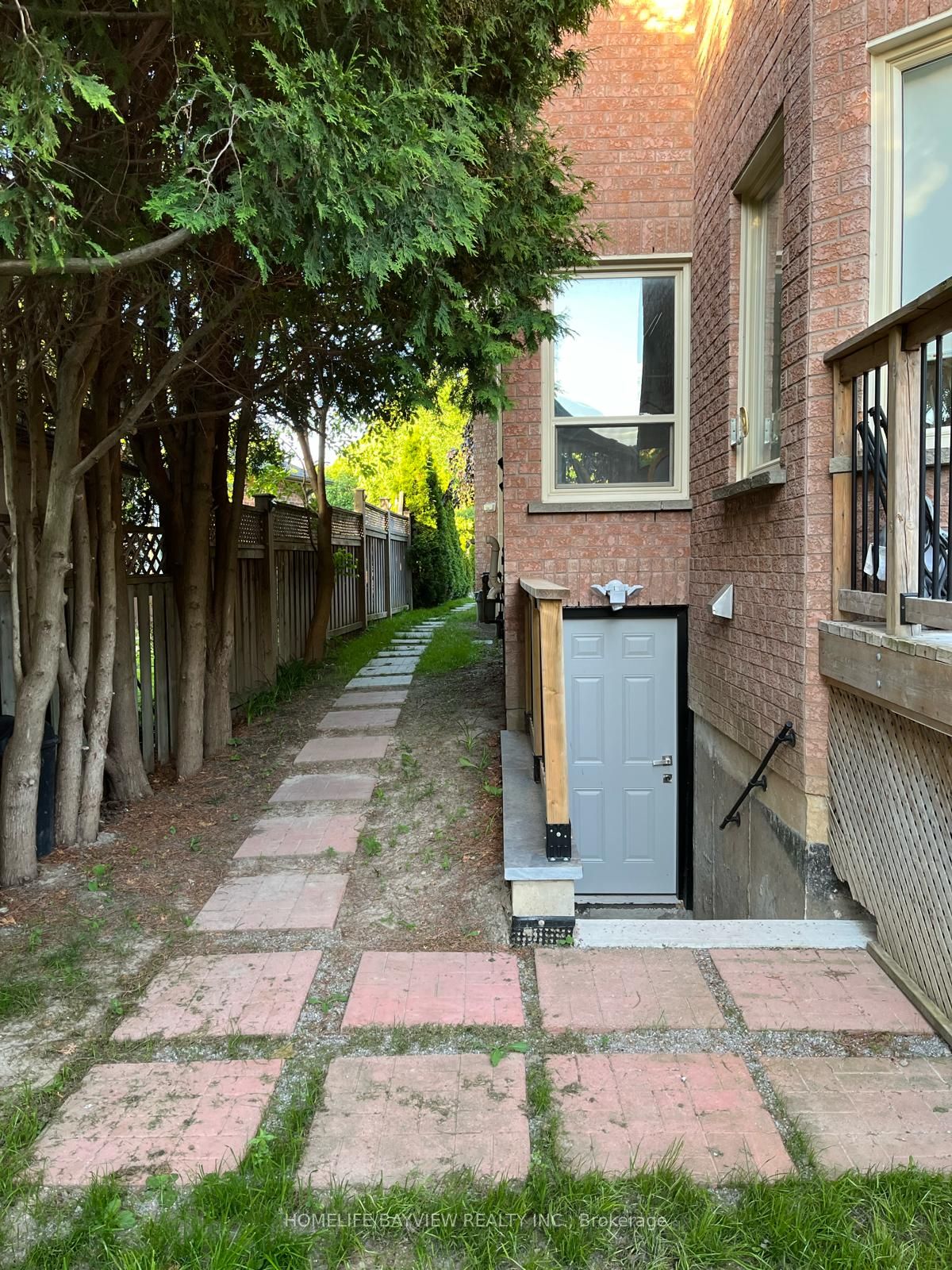 115 Newport Square, Vaughan, ON L4J 7N3 photo 2