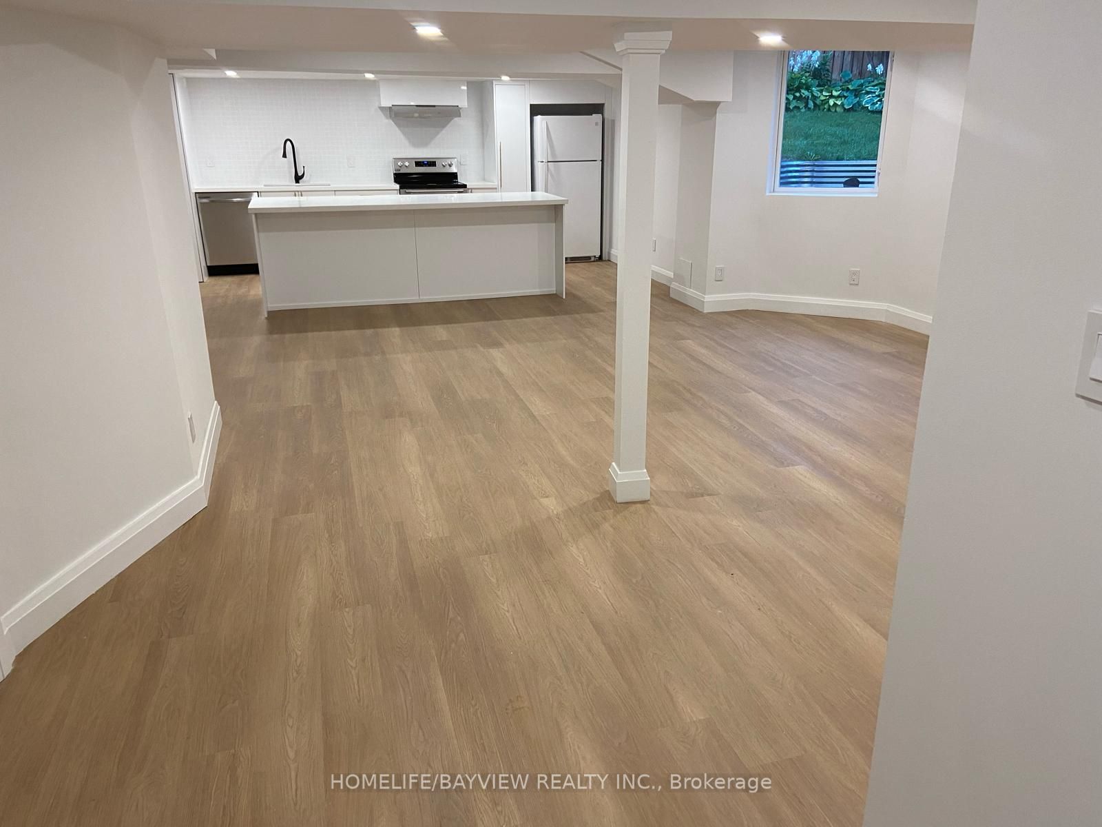 115 Newport Square, Vaughan, ON L4J 7N3 photo 4