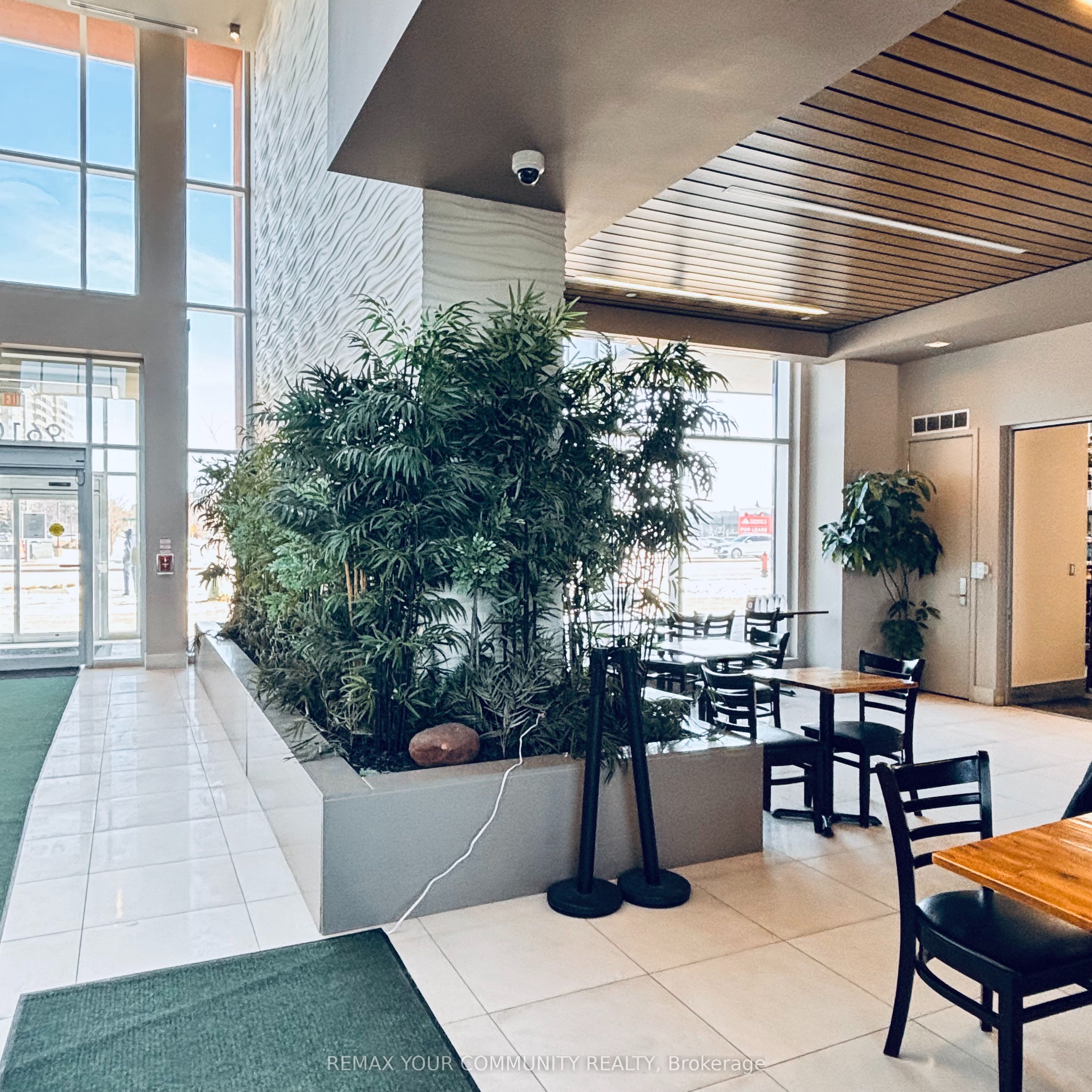9600 YONGE Street 318B, Richmond Hill, ON L4C 0X3 photo 3