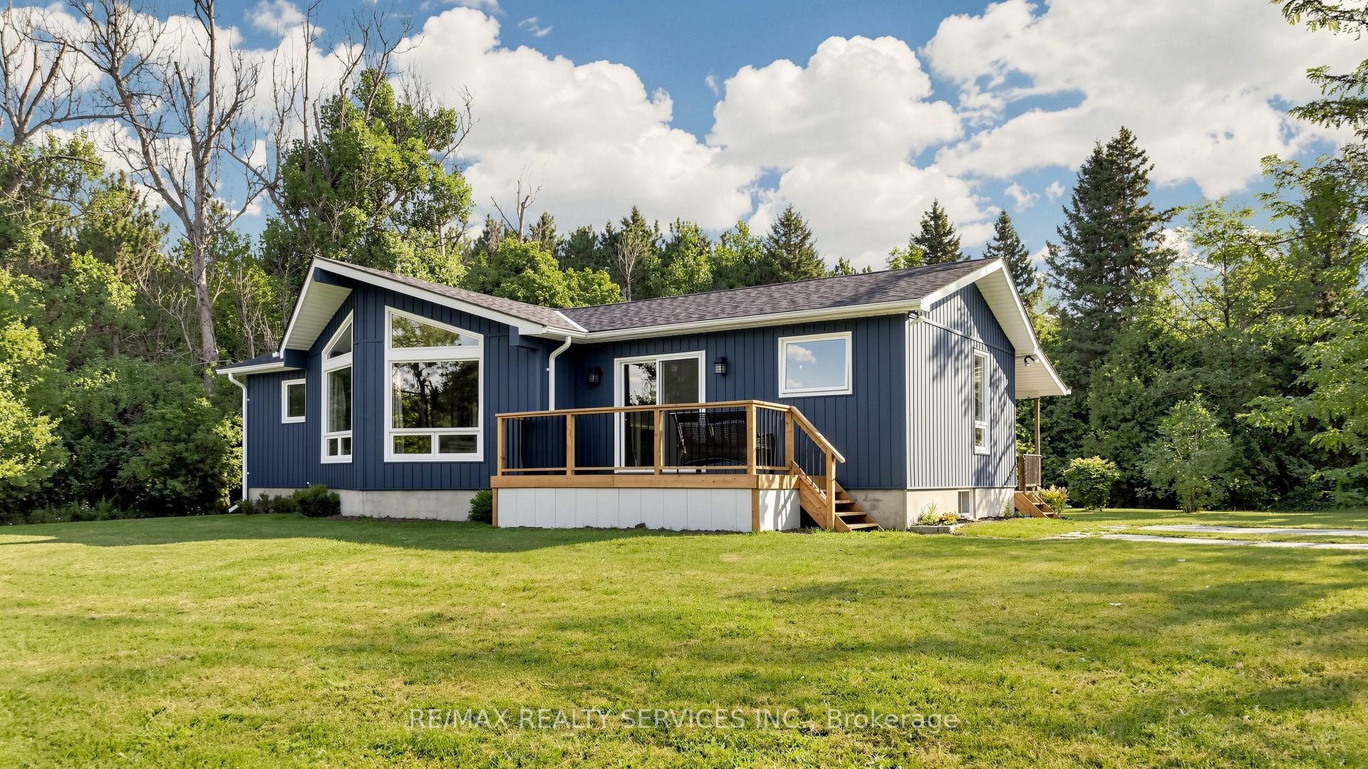 9225 County 1 Road, Adjala-Tosorontio, ON L0N 1P0