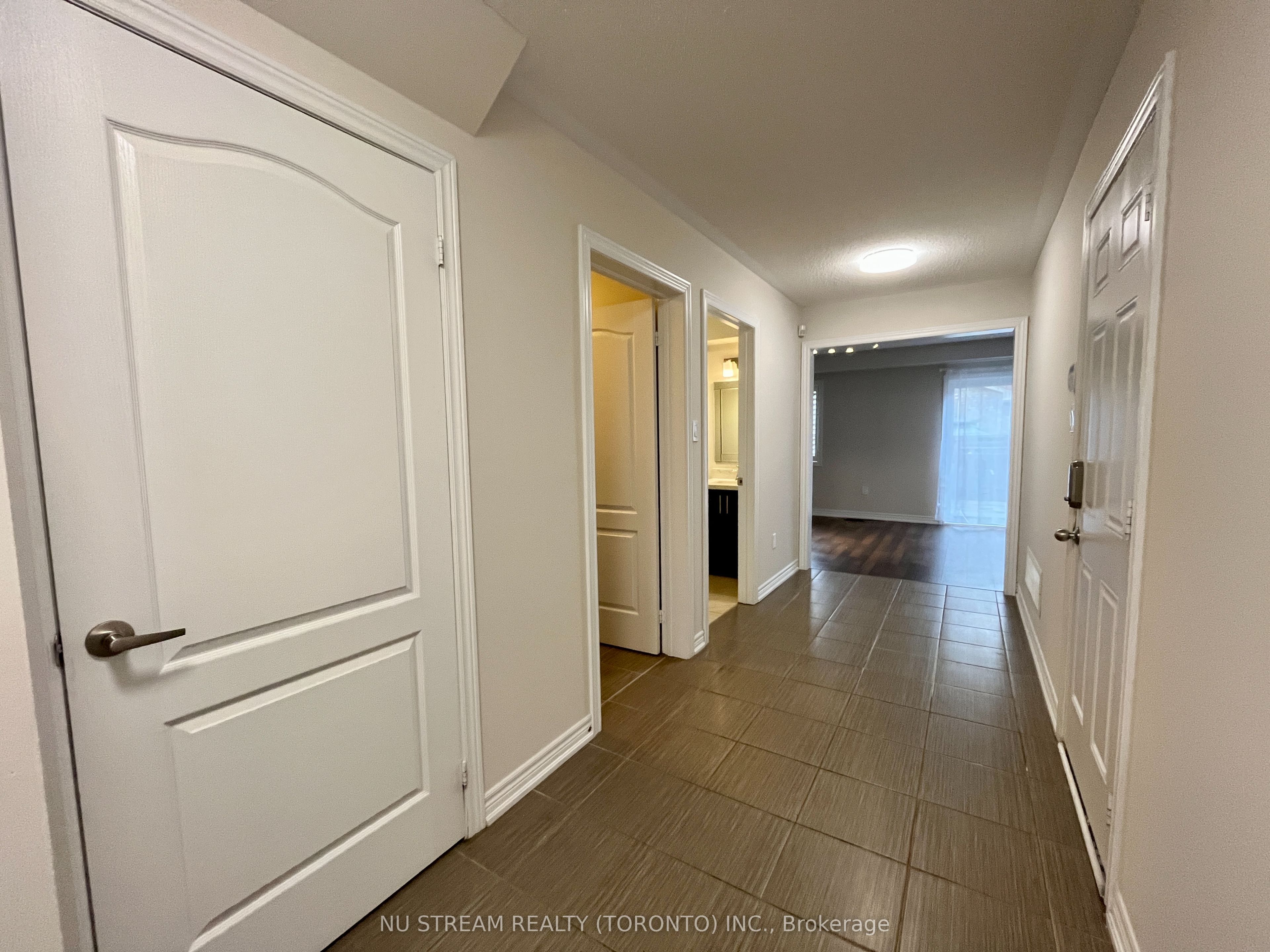 41 Begonia Street 1st&Bsm, Markham, ON L6E 0P6 photo 4