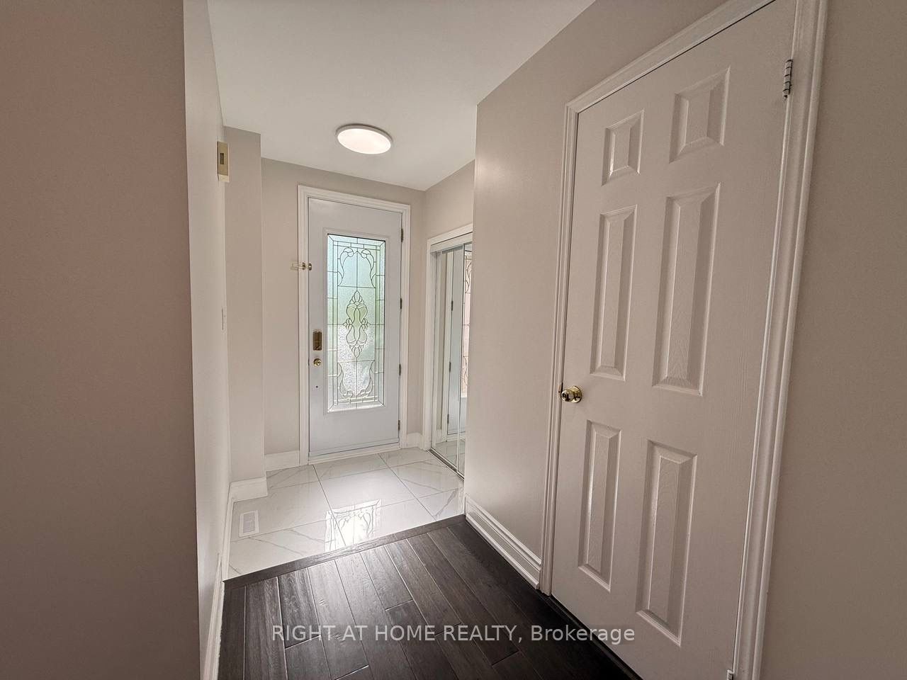 746 Walpole Crescent Upper, Newmarket, ON L3X 2B1 photo 3
