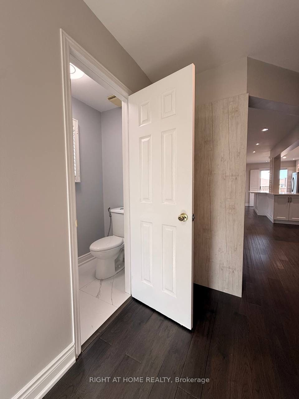746 Walpole Crescent Upper, Newmarket, ON L3X 2B1 photo 4