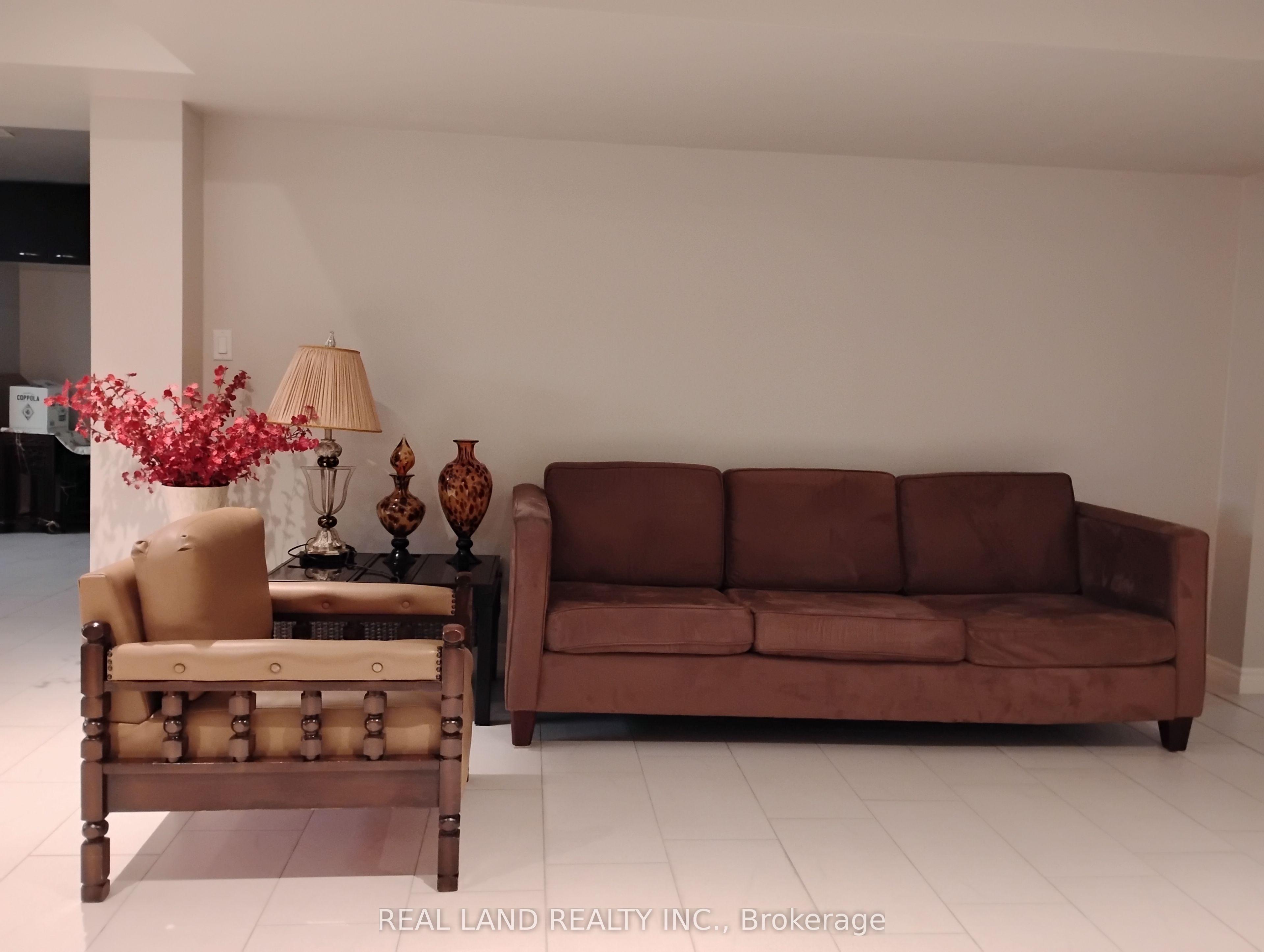 190 Hillsview(Basement) Drive N Basement unit, Richmond Hill, ON L4C 1T2 photo 2