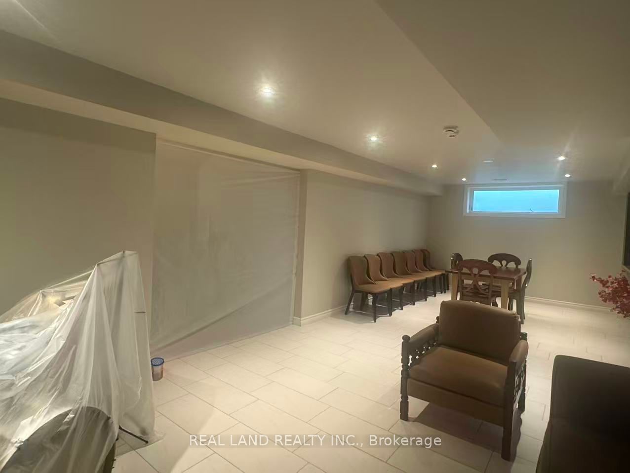 190 Hillsview(Basement) Drive N Basement unit, Richmond Hill, ON L4C 1T2 photo 3