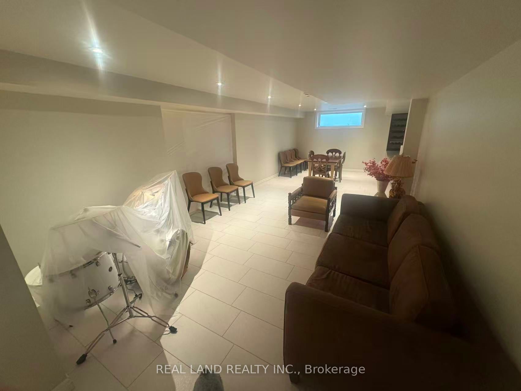 190 Hillsview(Basement) Drive N Basement unit, Richmond Hill, ON L4C 1T2 photo 4