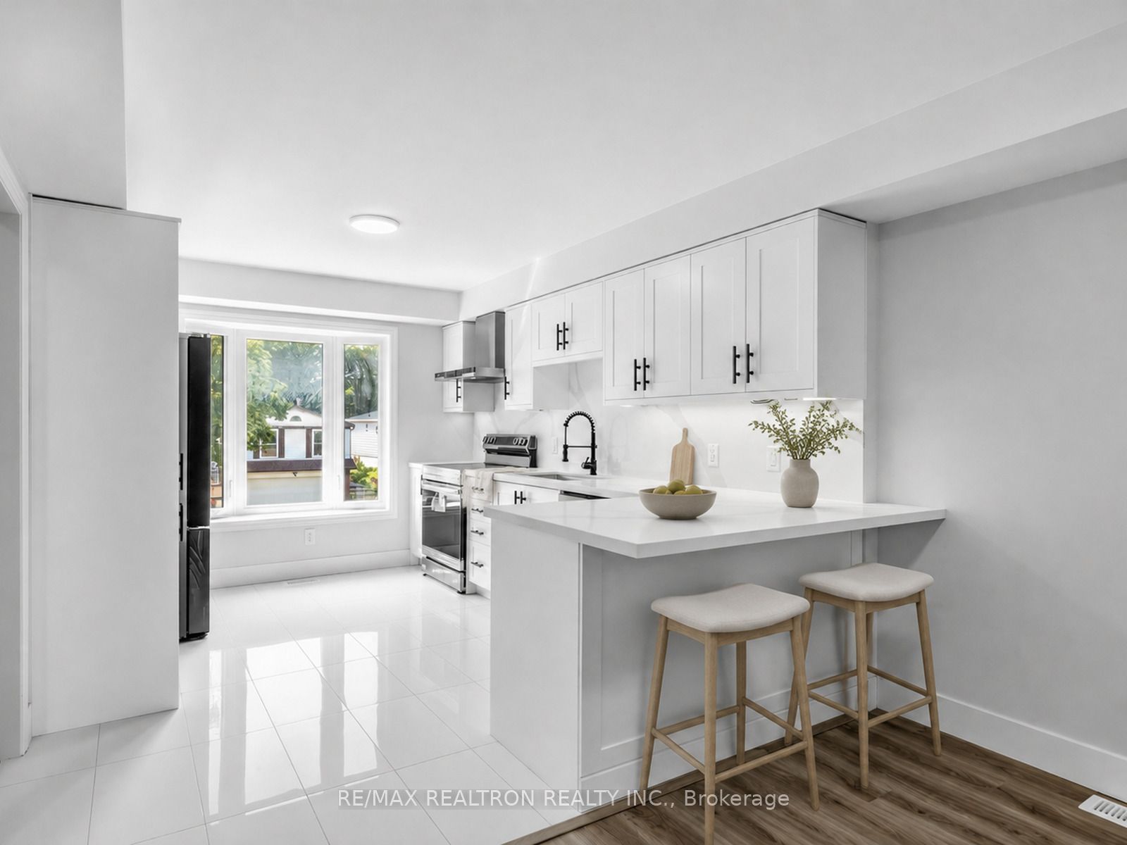 11 Plaisance Road 3, Richmond Hill, ON L4C 5H1 photo 3