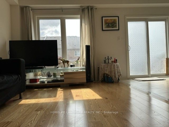 13 Eastwind Drive, Whitchurch-Stouffville, ON L4A 0W6 photo 3