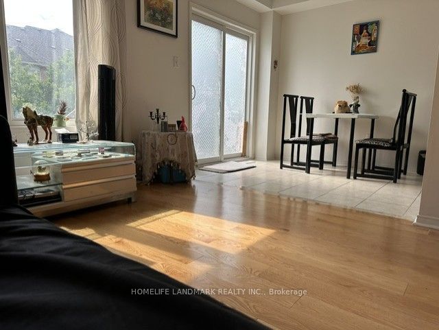 13 Eastwind Drive, Whitchurch-Stouffville, ON L4A 0W6 photo 5