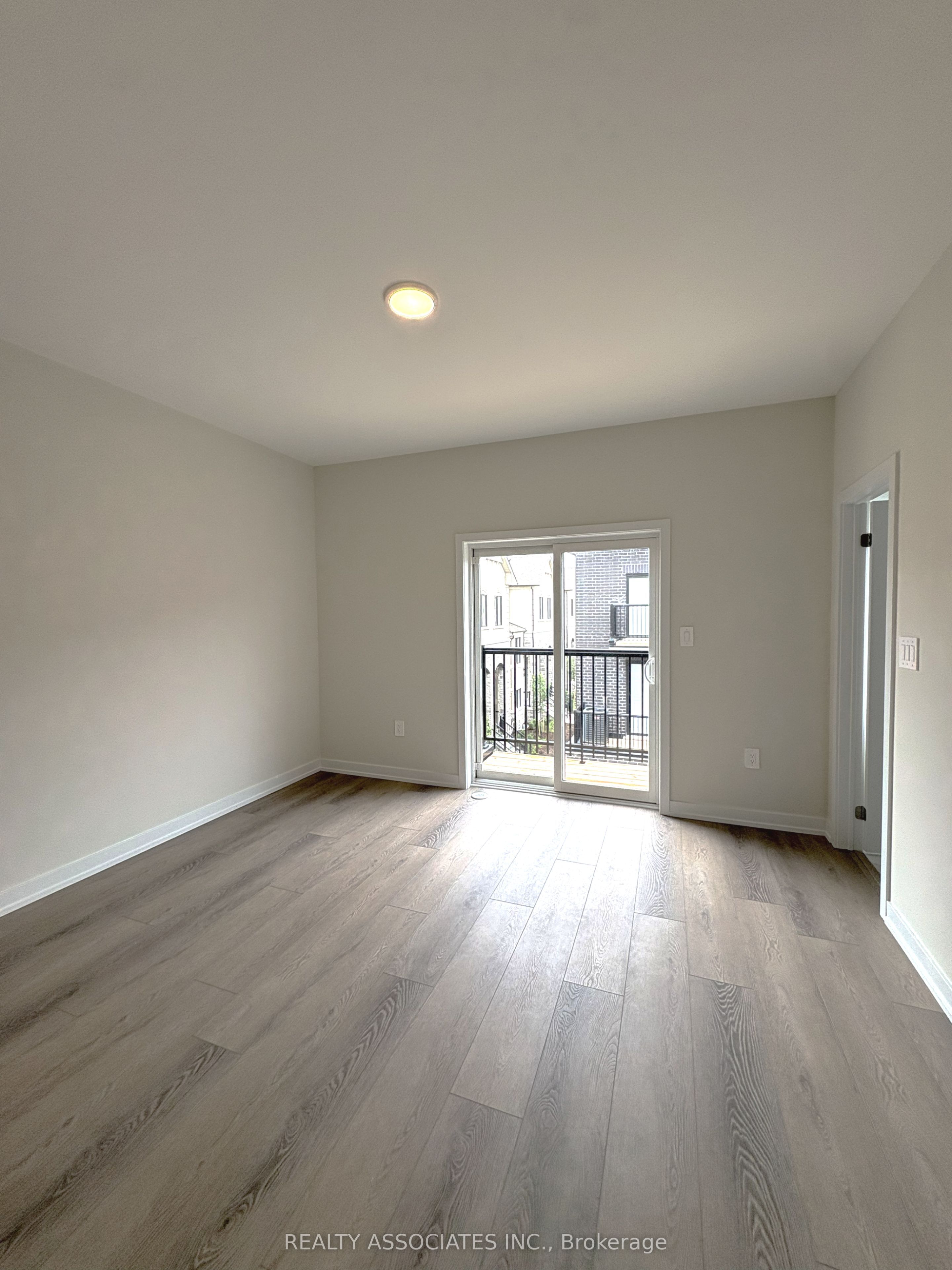 21 Agnes Lane, Richmond Hill, ON L4B 0J4 photo 3