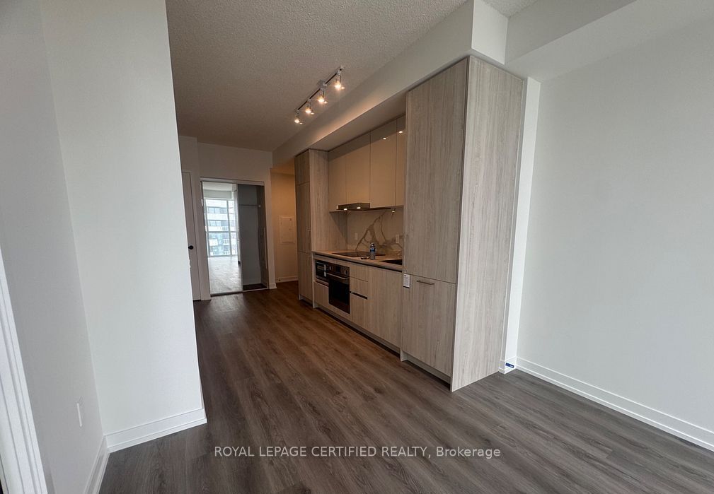 225 Commerce Street 5515, Vaughan, ON L4K 0R1 photo 3