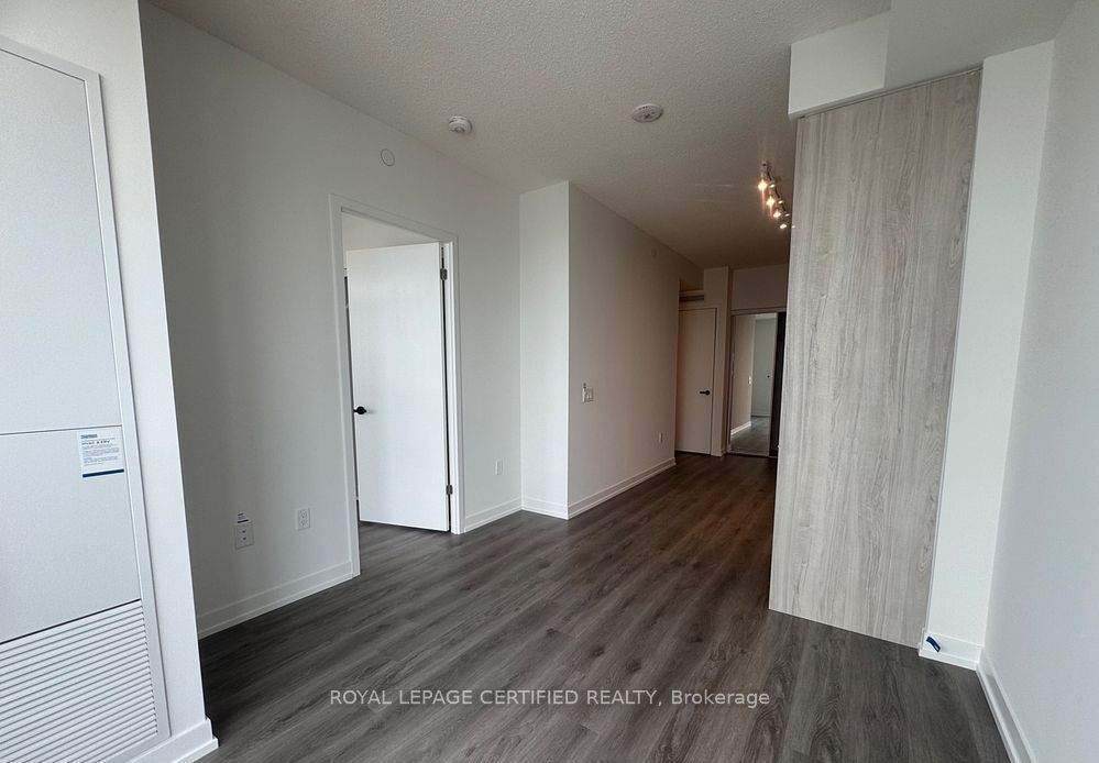 225 Commerce Street 5515, Vaughan, ON L4K 0R1 photo 5