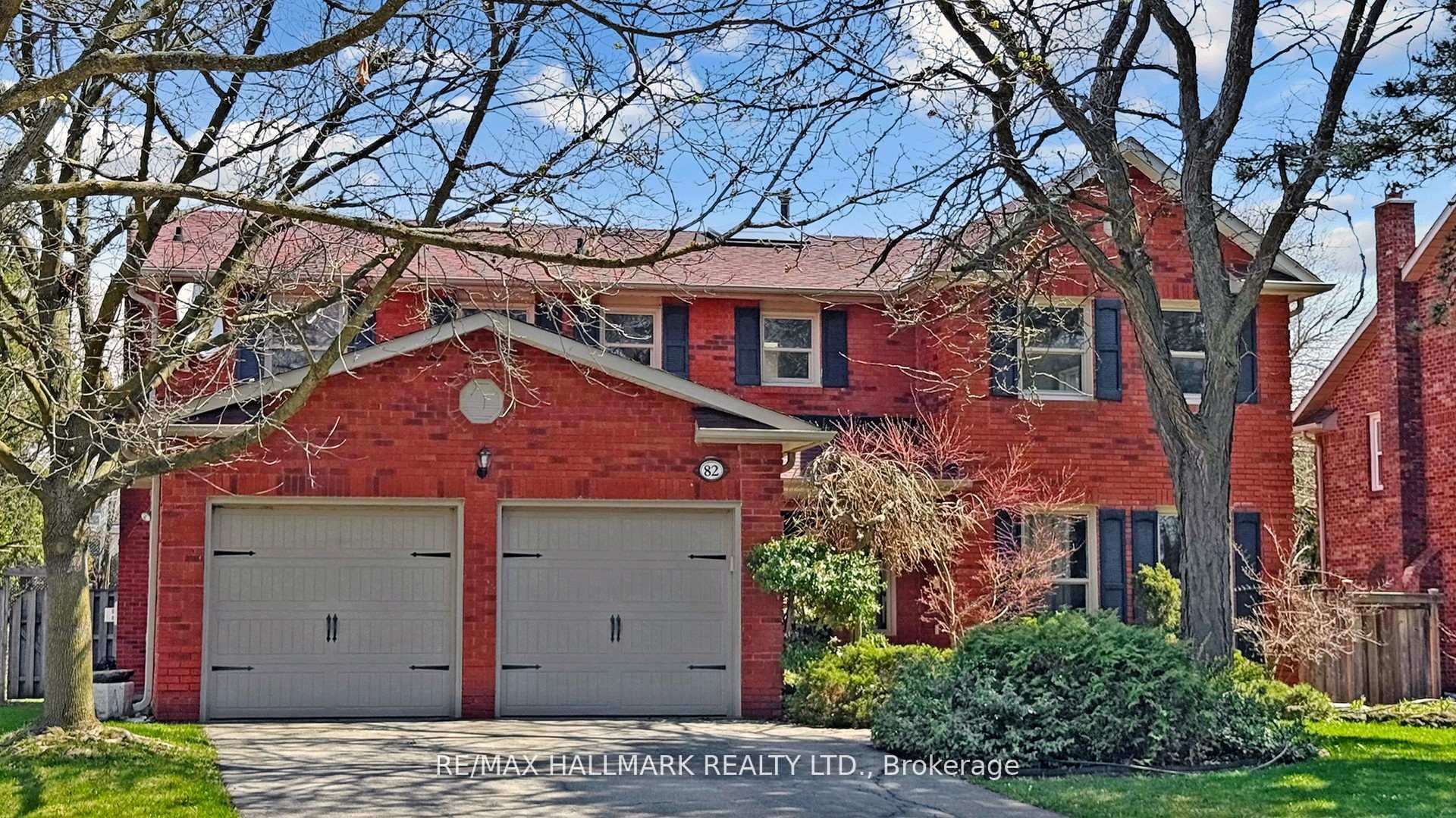82 Windermere Crescent S, Richmond Hill, ON L4C 6Y9 photo 2