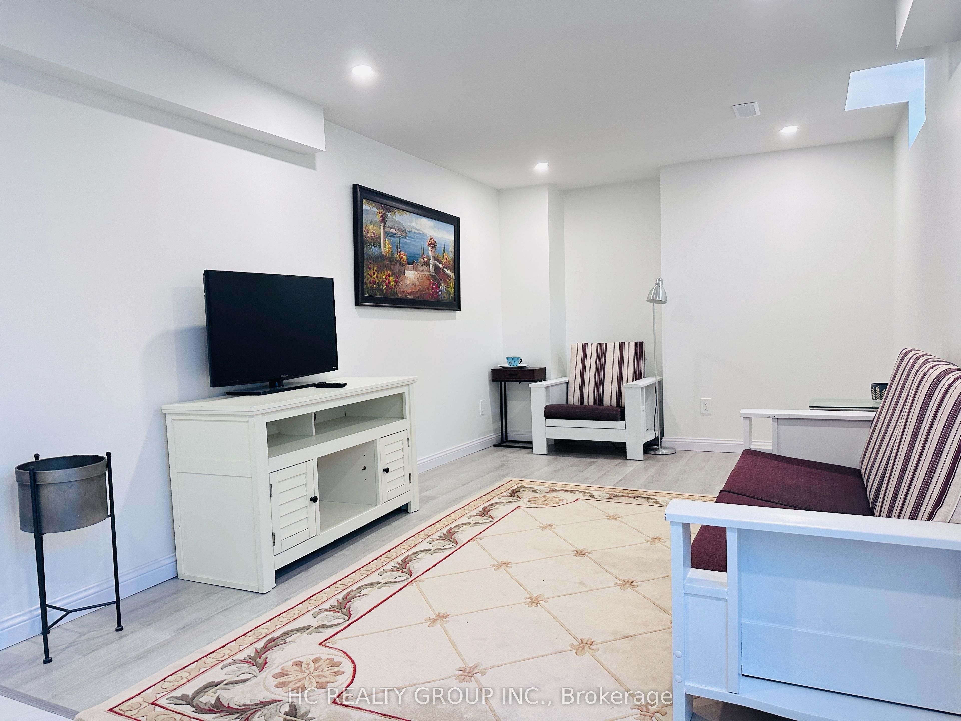 68 Marbrook Street Bsmt Apt B, Richmond Hill, ON L4C 0Y8 photo 4