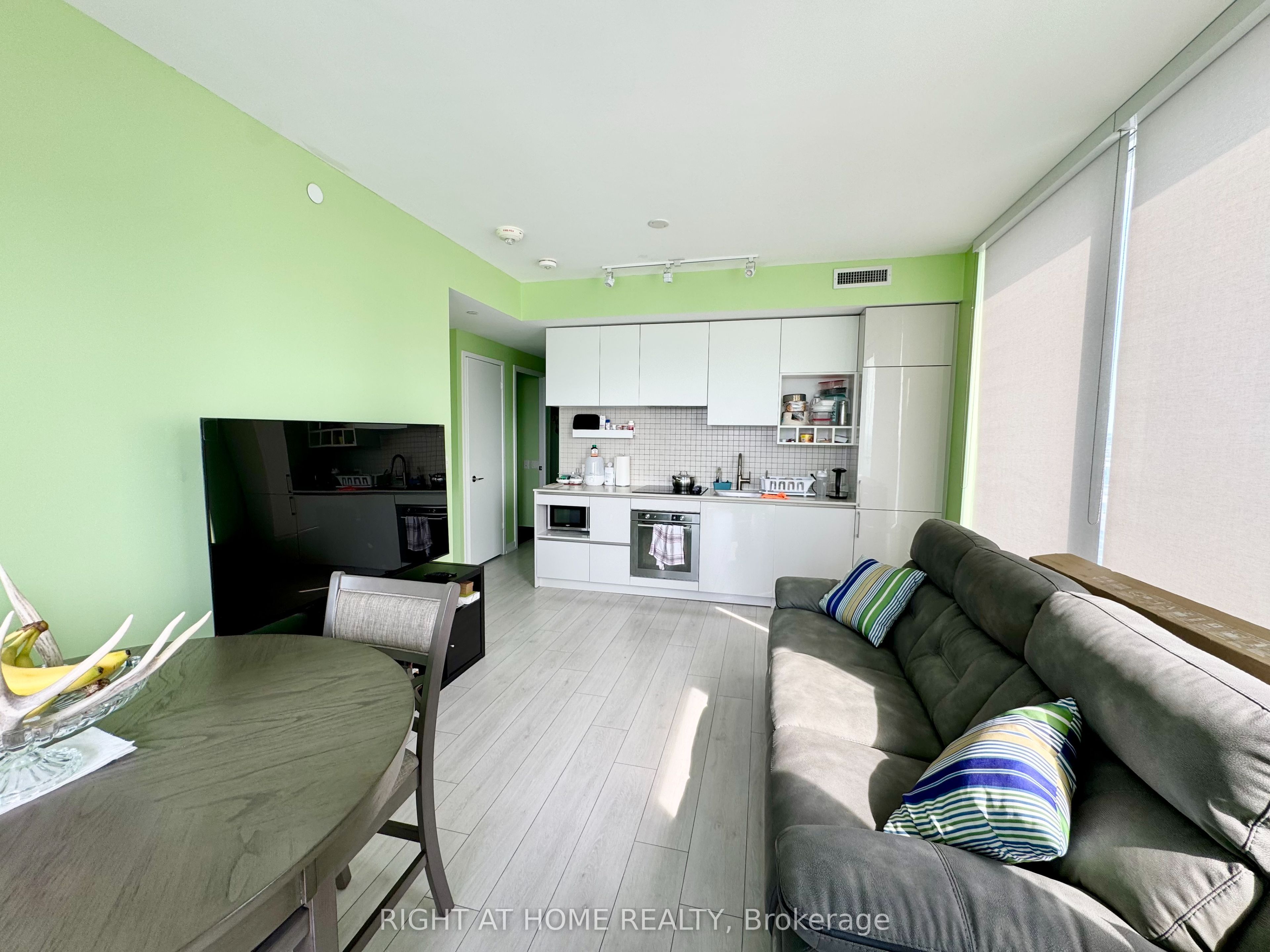 898 Portage Parkway 1903, Vaughan, ON L4K 0J6 photo 4