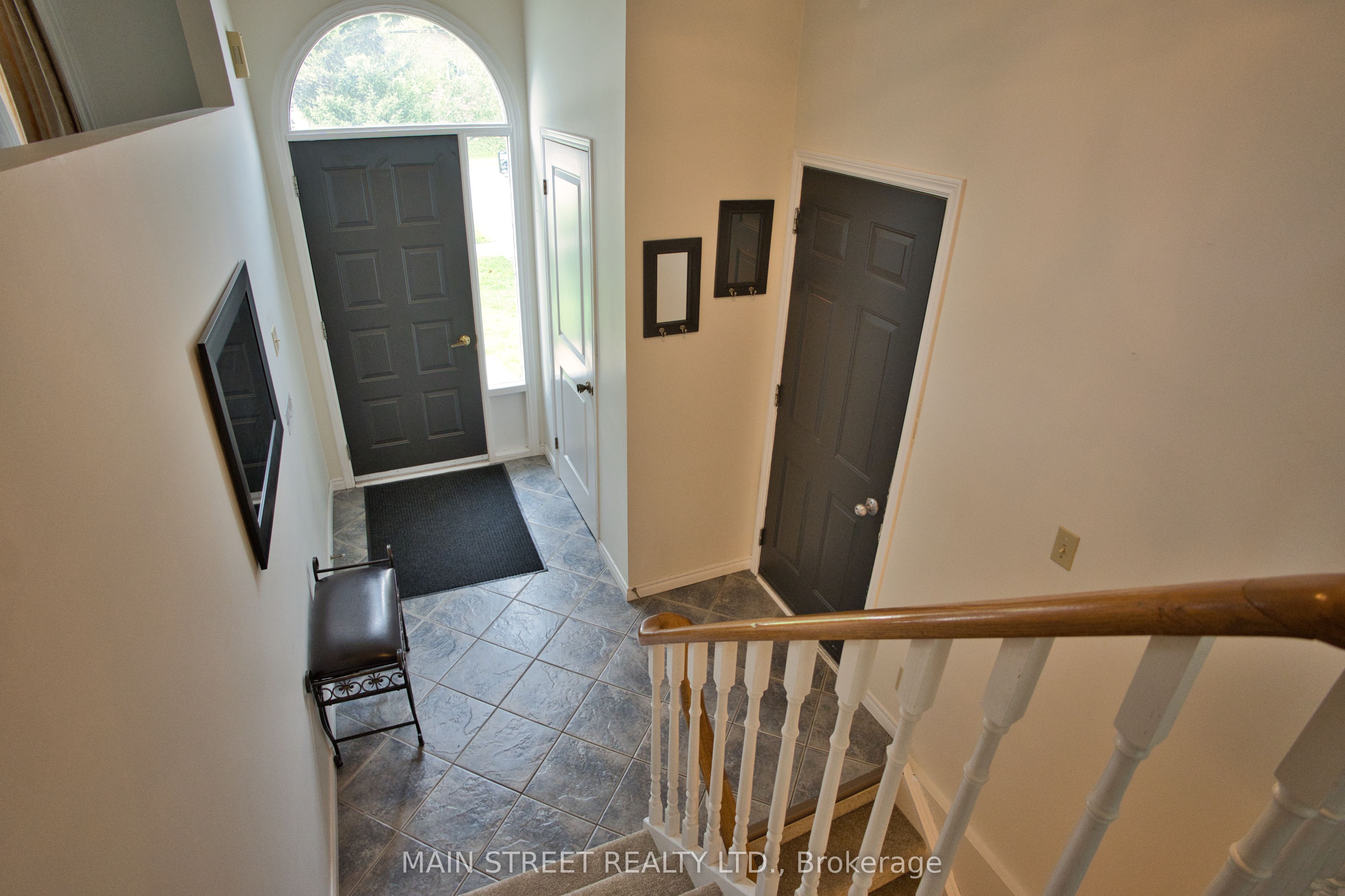 97 Riverglen Drive, Georgina, ON L4P 2R3 photo 2