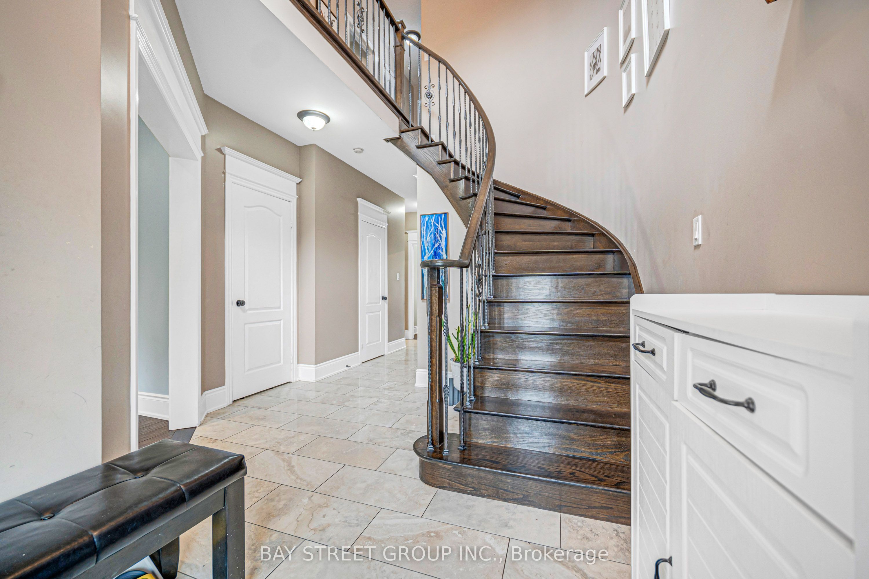 14 Rocksprings Avenue, Richmond Hill, ON L4S 1R1 photo 4