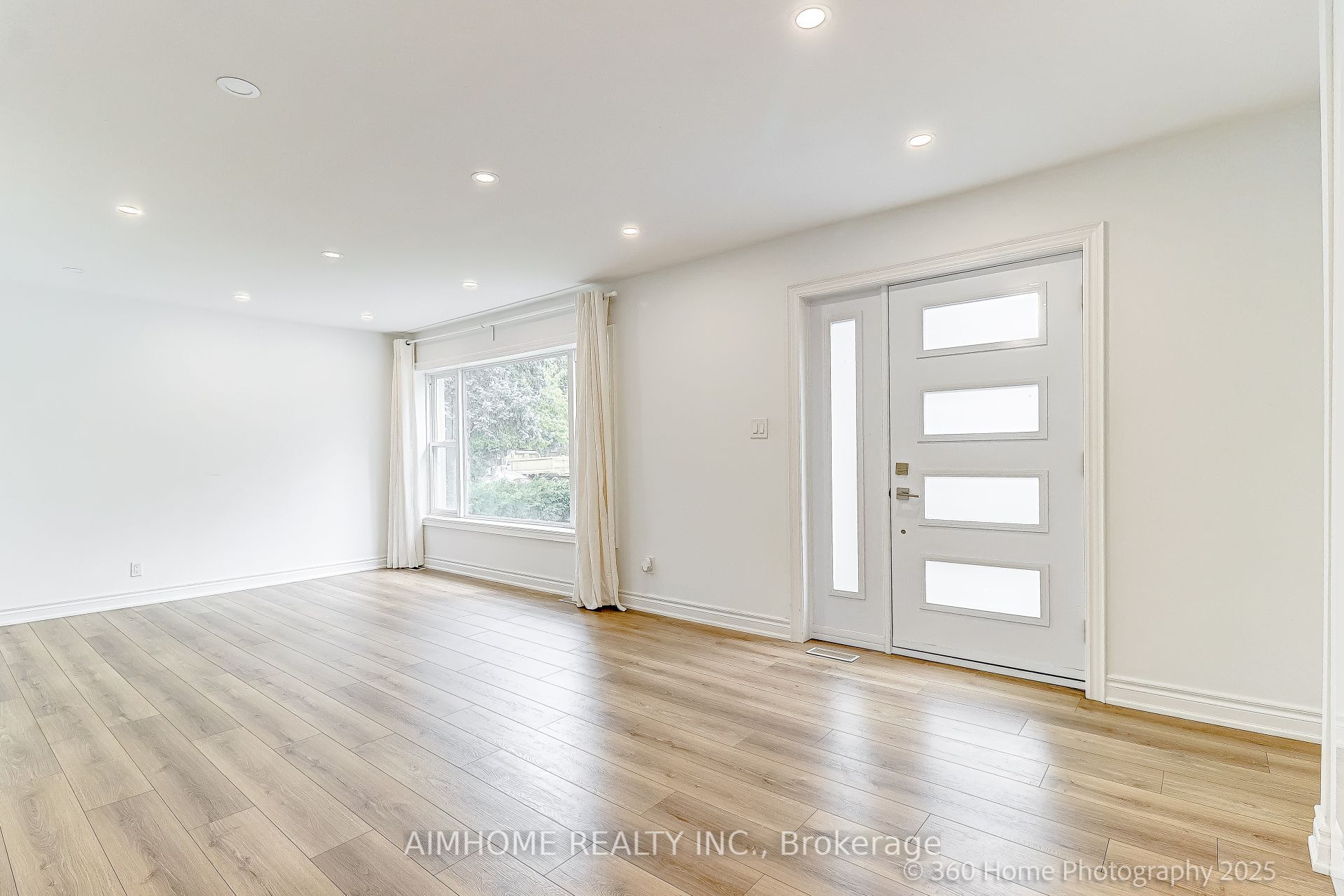 108 Steeles Avenue E, Markham, ON L3T 1A4 photo 3