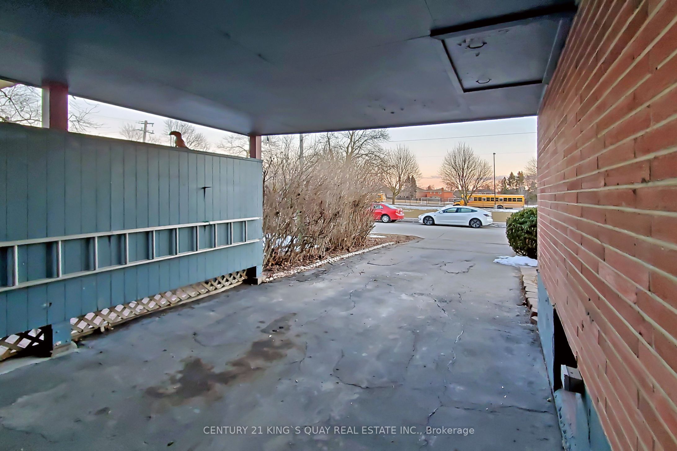 361 Paliser Crescent S, Richmond Hill, ON L4C 1S1 photo 2