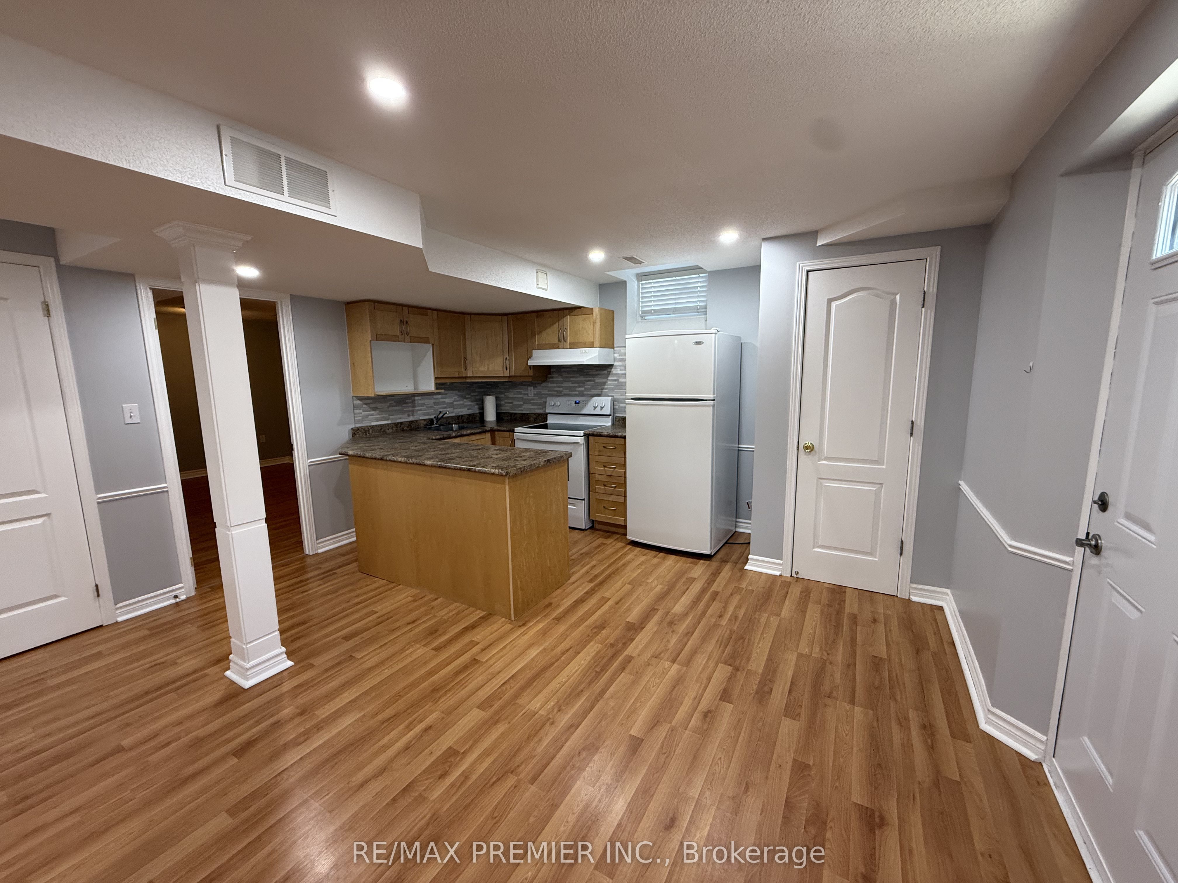 54 Castlepoint Drive LOWER, Vaughan, ON L4H 1B8 photo 5