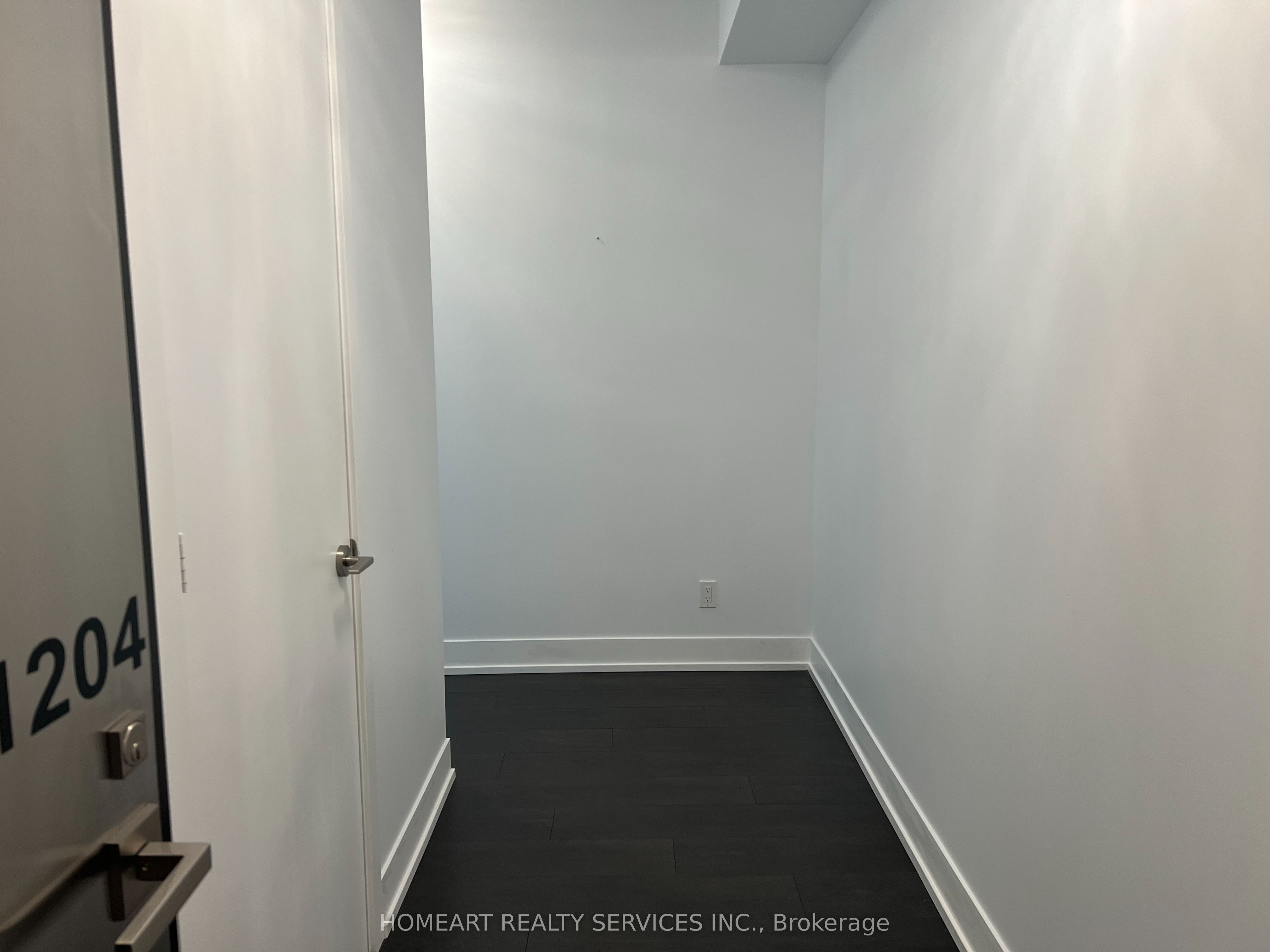 9471 Yonge Street E 1204, Richmond Hill, ON L4C 0Z5 photo 2
