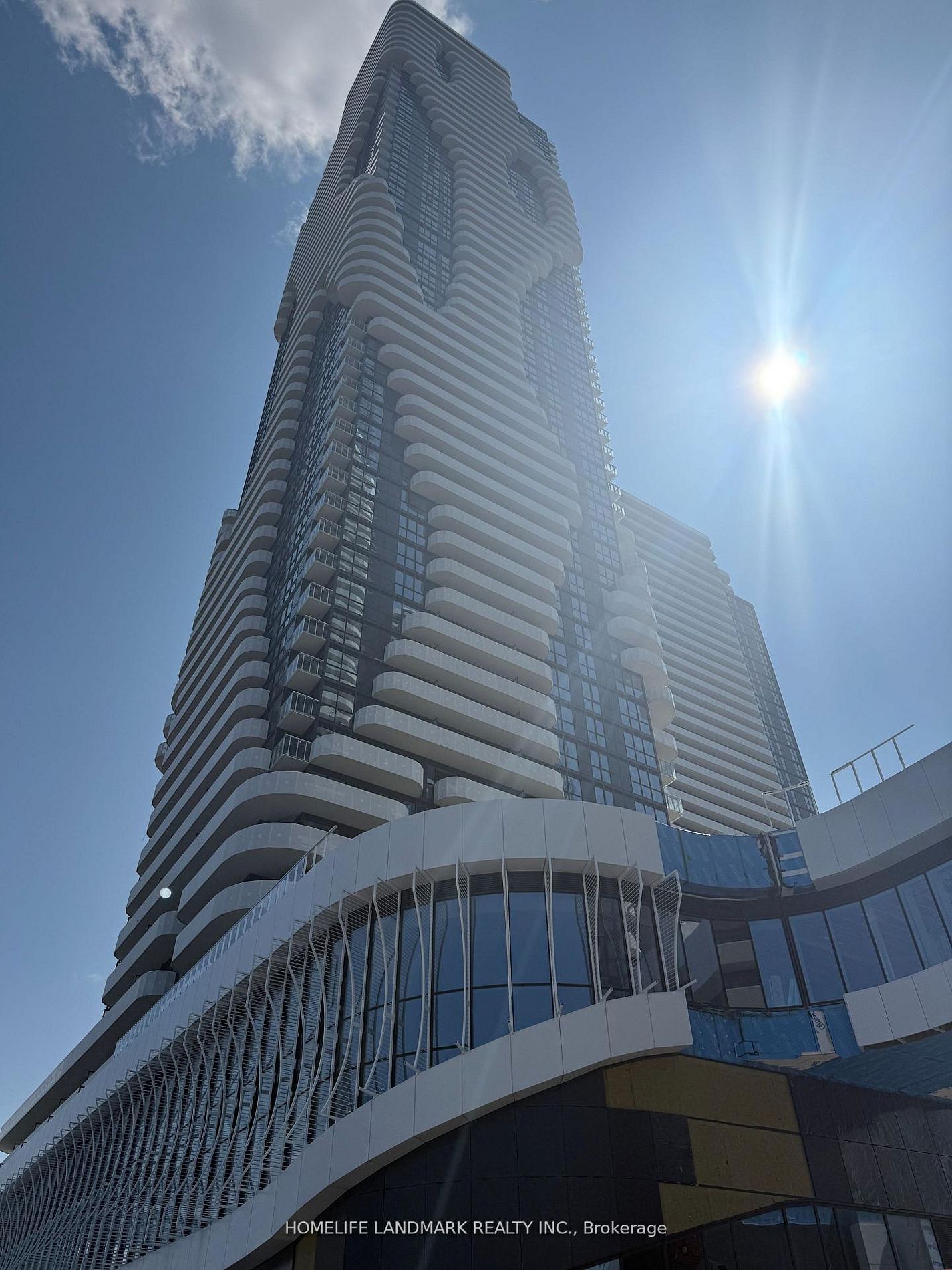 8 Interchange Way 2212, Vaughan, ON L4K 0R2