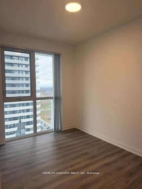 8 Interchange Way 2212, Vaughan, ON L4K 0R2 photo 5