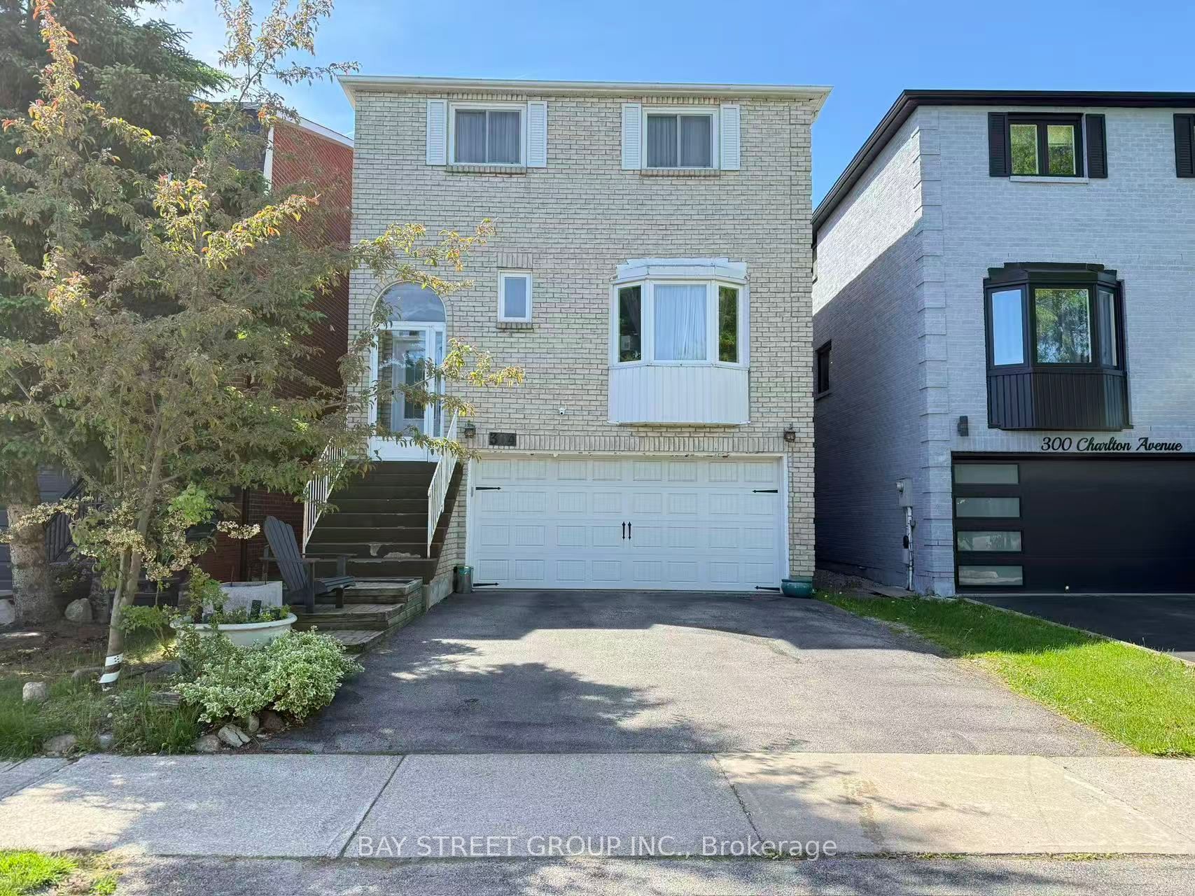304 Charlton Avenue, Vaughan, ON L4J 6H4